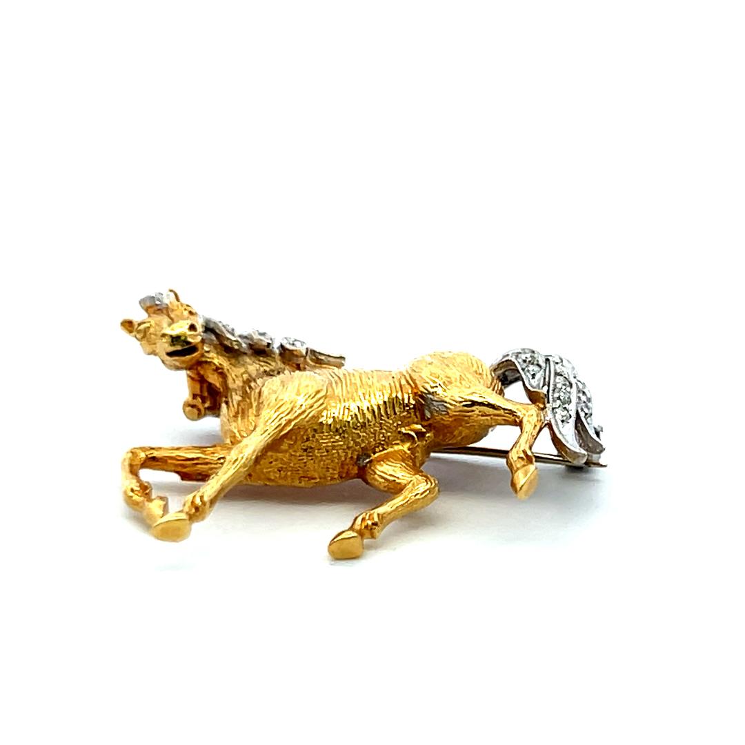 Vintage 18K Two Tone Gold Horse Pin Brooch with 0.09 Carat Round I-SI Diamonds