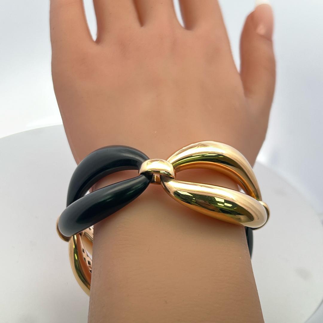 18K Yellow Gold and Black Onyx Vintage Link Bracelet – Bold Sculptural Design