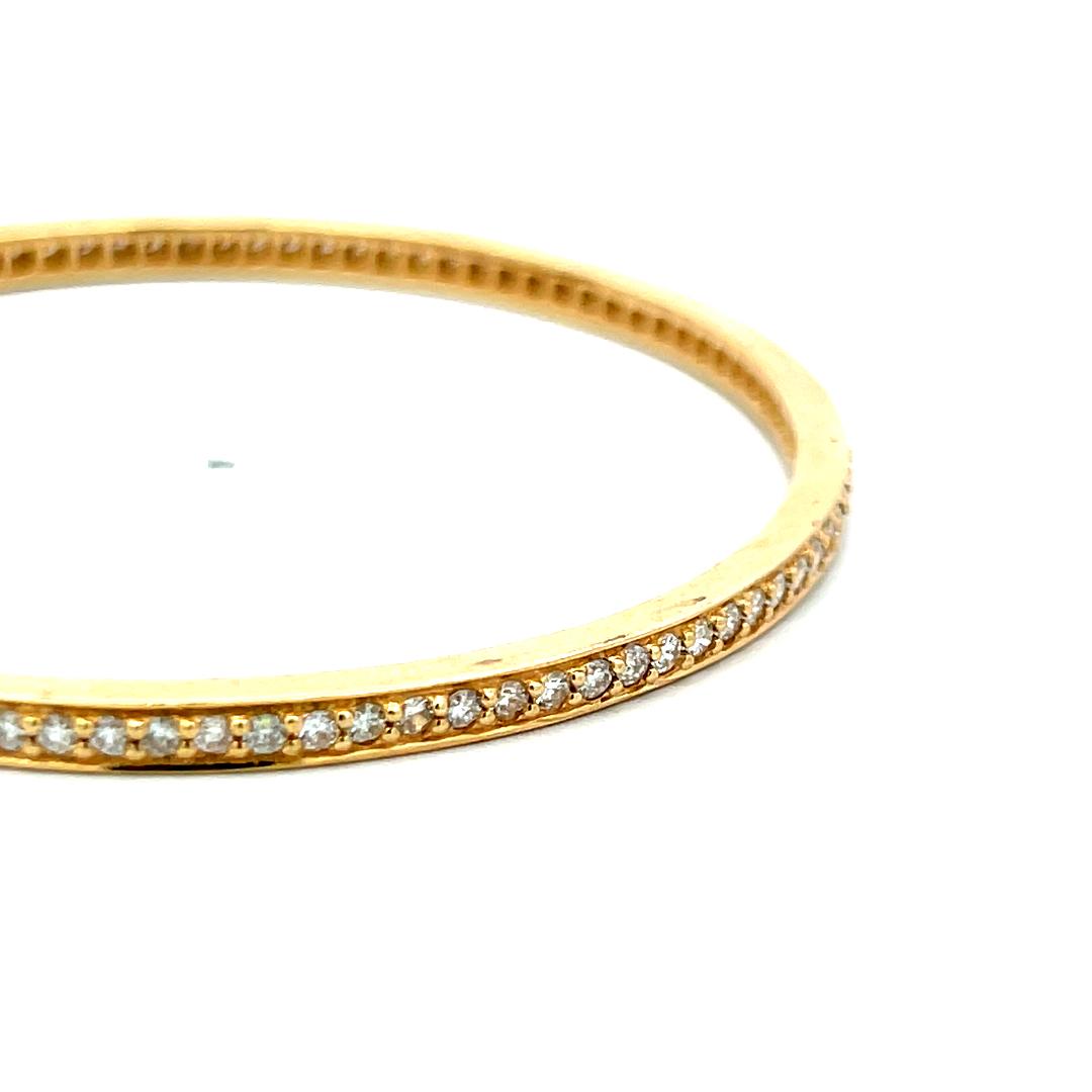 18K Yellow Gold Bangle Bracelet with 2.5 Carat Round H-SI Diamonds Size 7.5