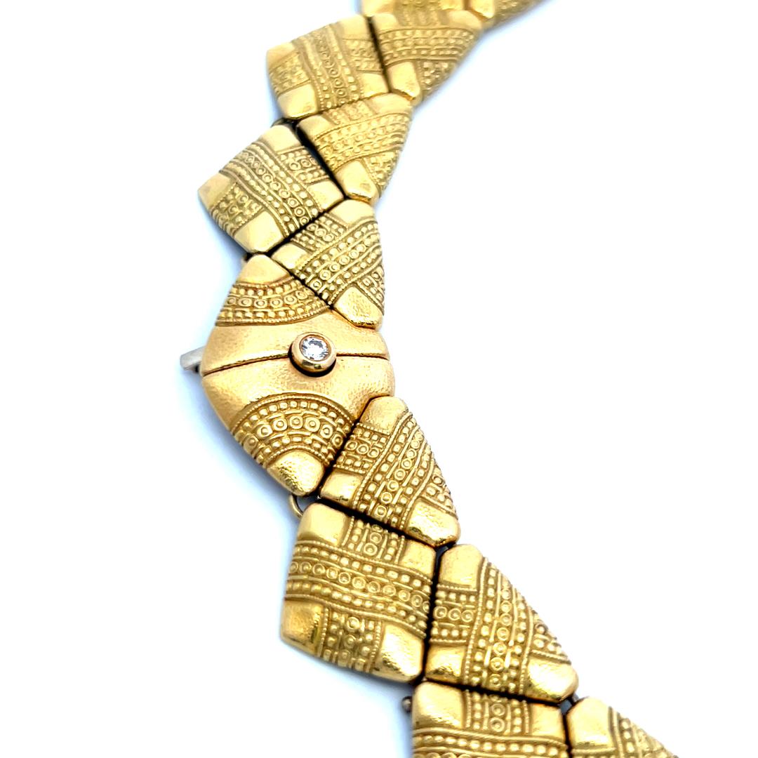 18K Yellow Gold Collar Necklace 0.10ct G VS Diamond Textured Link Design