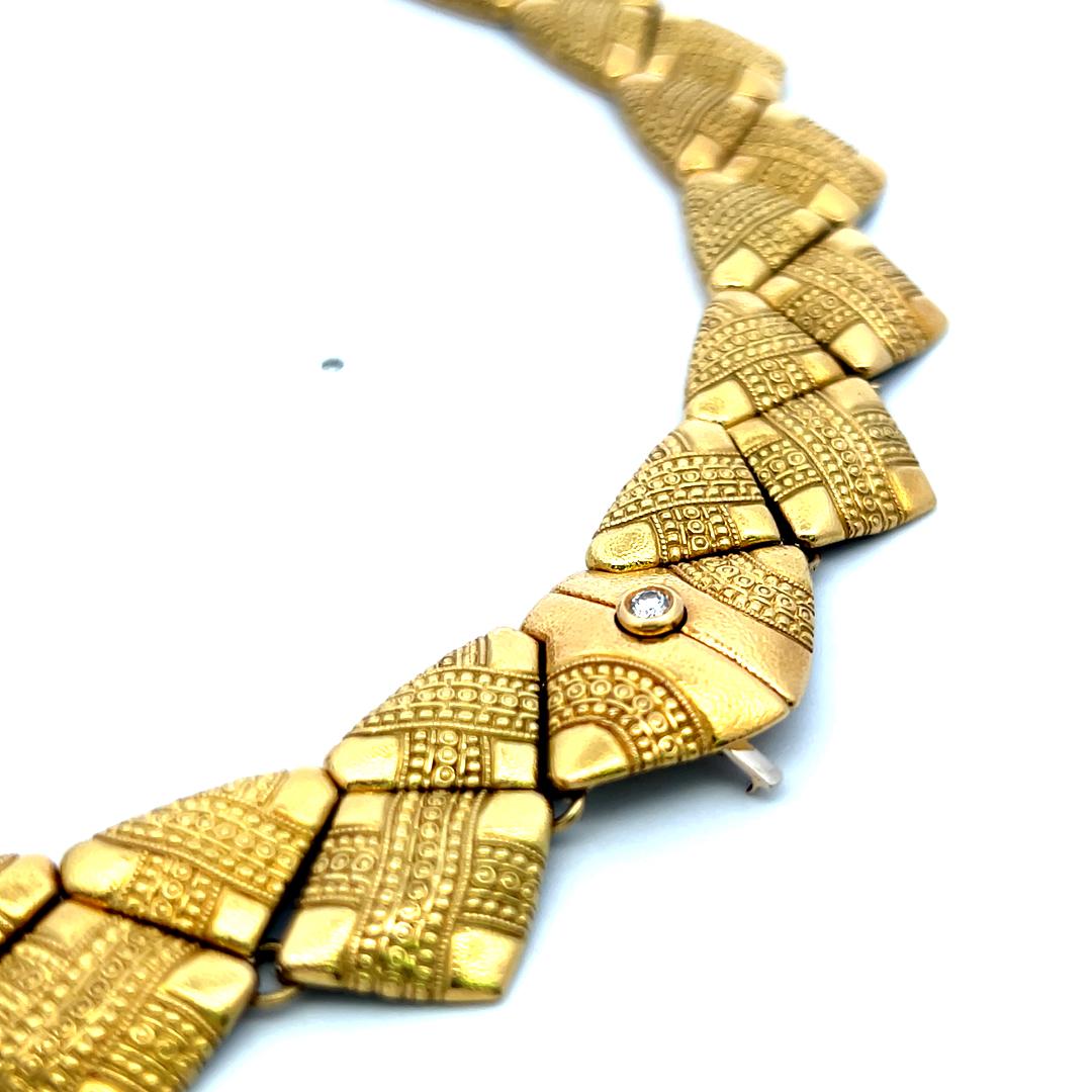 18K Yellow Gold Collar Necklace 0.10ct G VS Diamond Textured Link Design