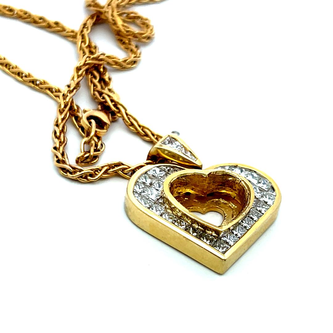 18K Yellow Gold Pendant Necklace with 1.5 Carat Princess Cut F VS Diamonds