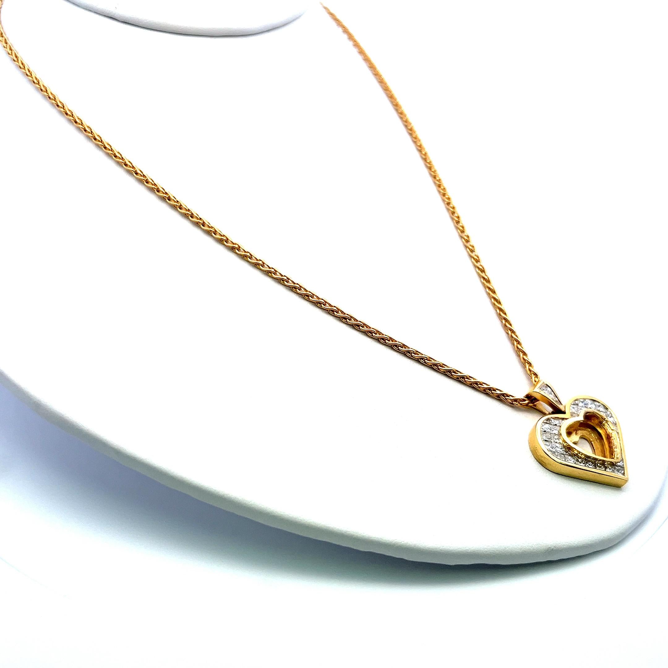 18K Yellow Gold Pendant Necklace with 1.5 Carat Princess Cut F VS Diamonds