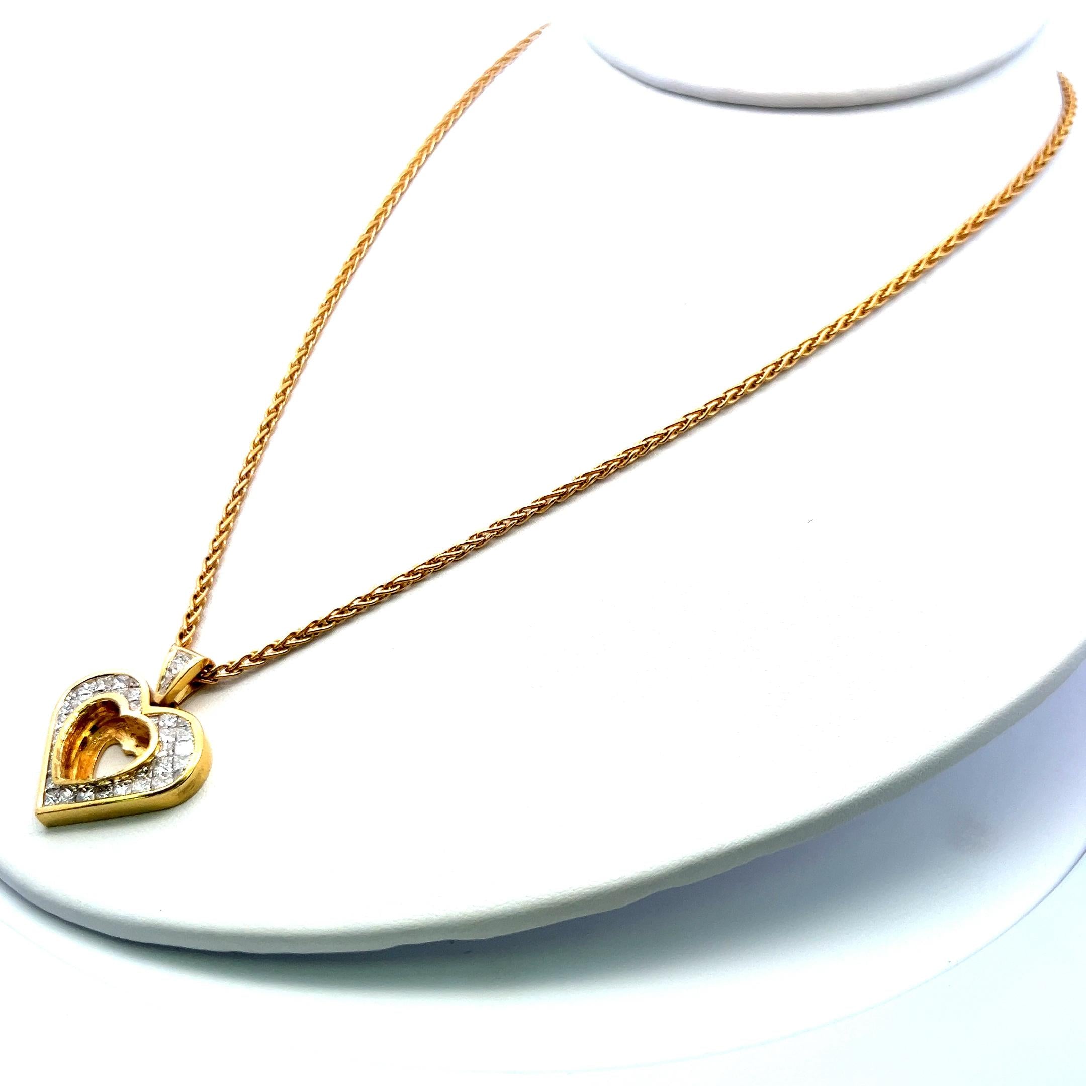 18K Yellow Gold Pendant Necklace with 1.5 Carat Princess Cut F VS Diamonds