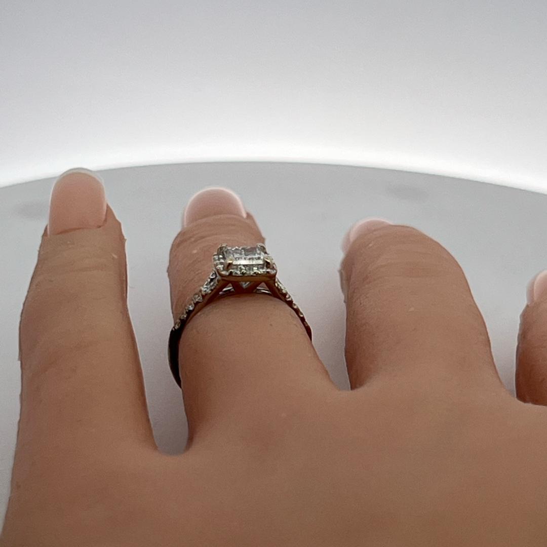 18K White Gold Engagement Ring with 0.77ct Lab-Grown & 0.14ct Natural Diamonds