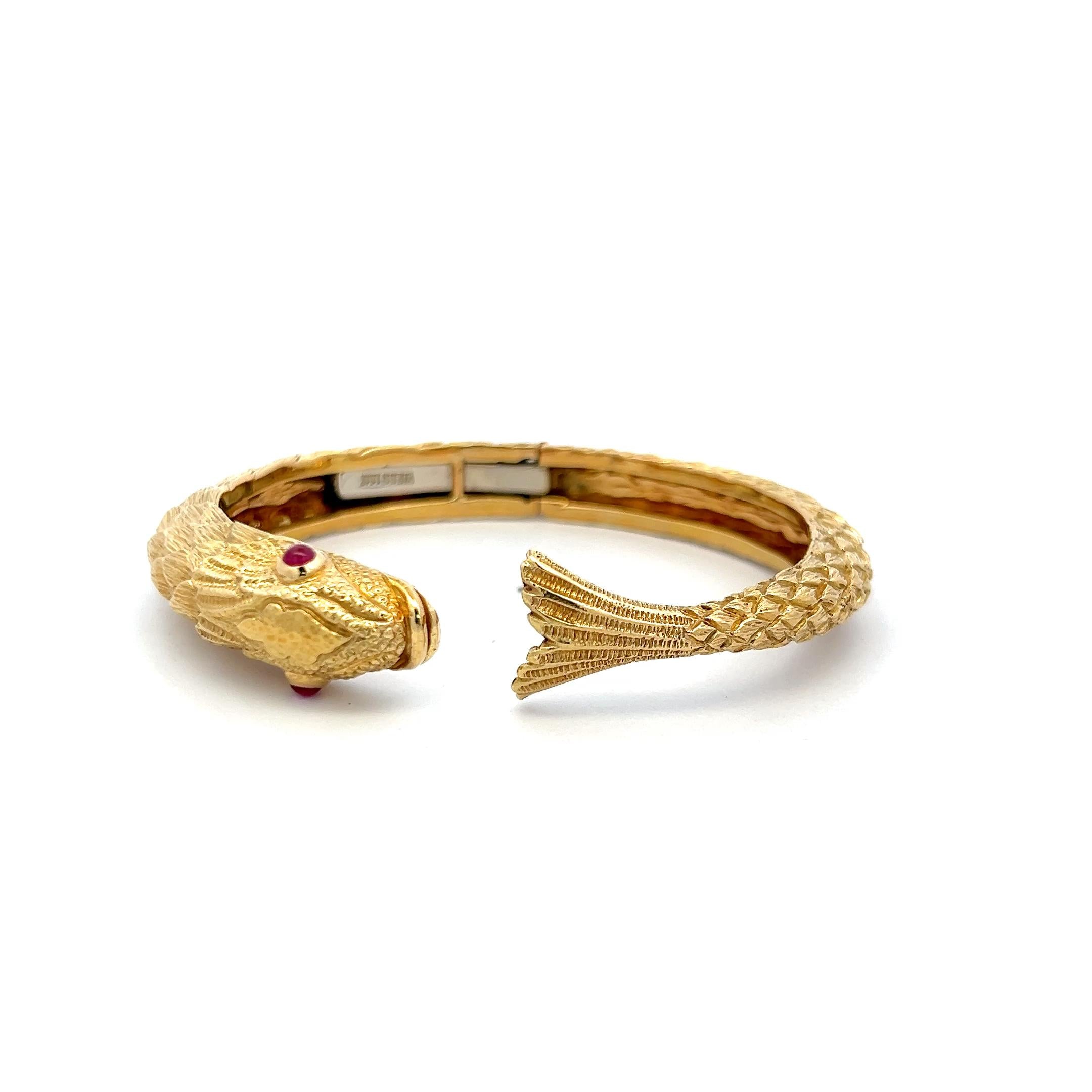 David Webb 18 Karat Yellow Gold Fish Bangle Bracelet with 0.2 Carat Ruby