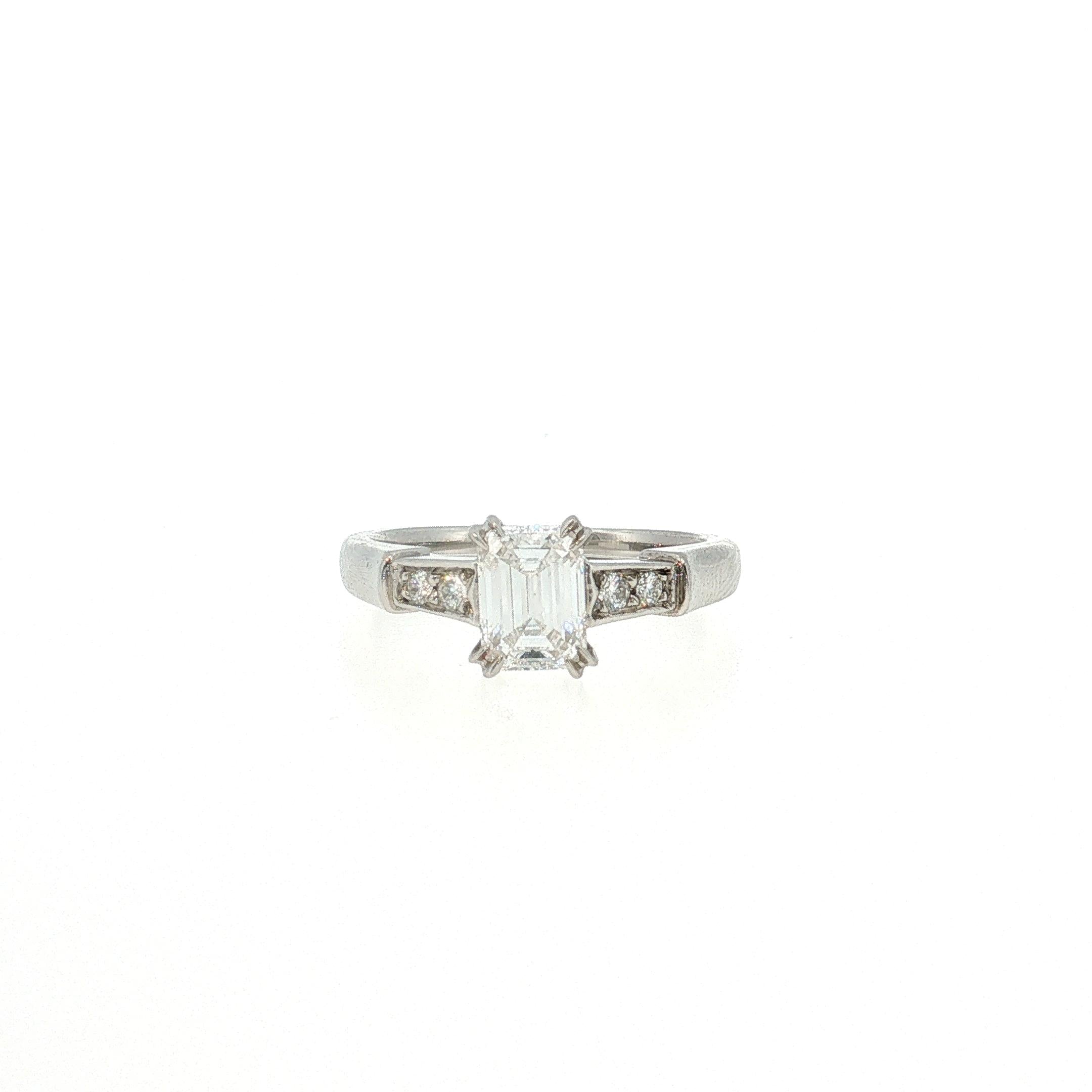 Harrry Winston Platinum Engagement Ring 0.77ct Emerald Round Diamond D VVS2 GIA