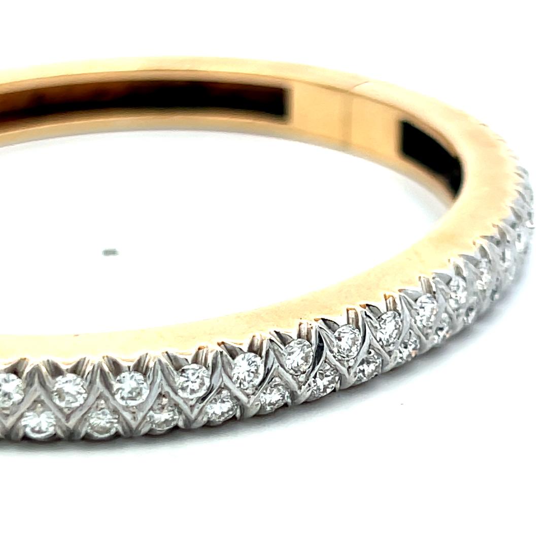 Vintage 18K Yellow Gold Bangle Bracelet with 2.2 Carat Circular Cut G-VS Diamond