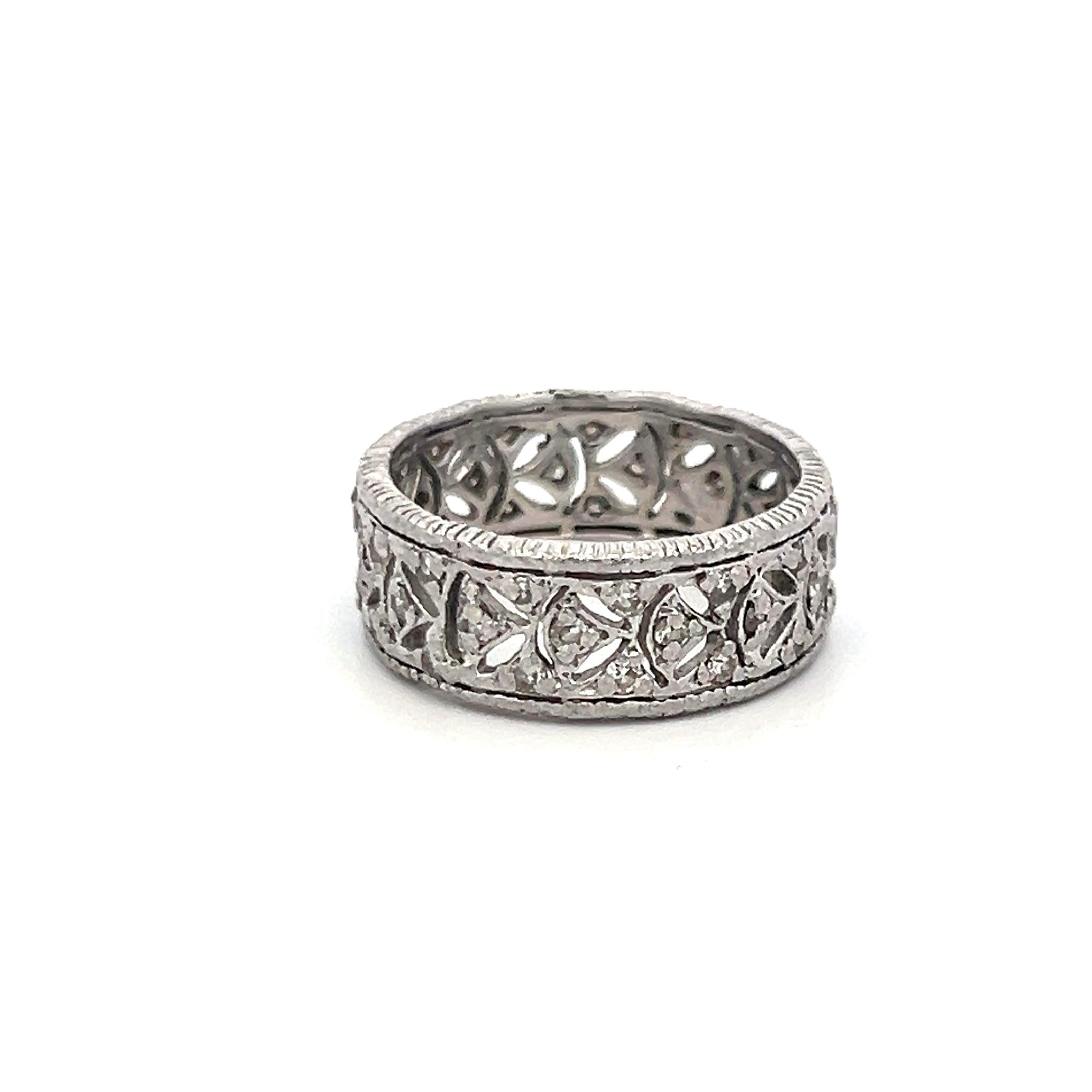 Vintage Platinum Diamond Band Ring with H SI Round Brilliant Accents Size 6