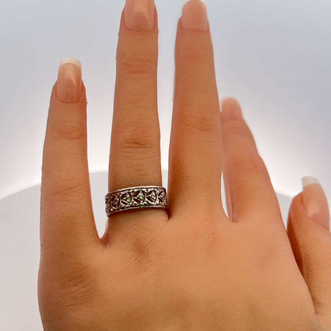 Vintage Platinum Diamond Band Ring with H SI Round Brilliant Accents Size 6