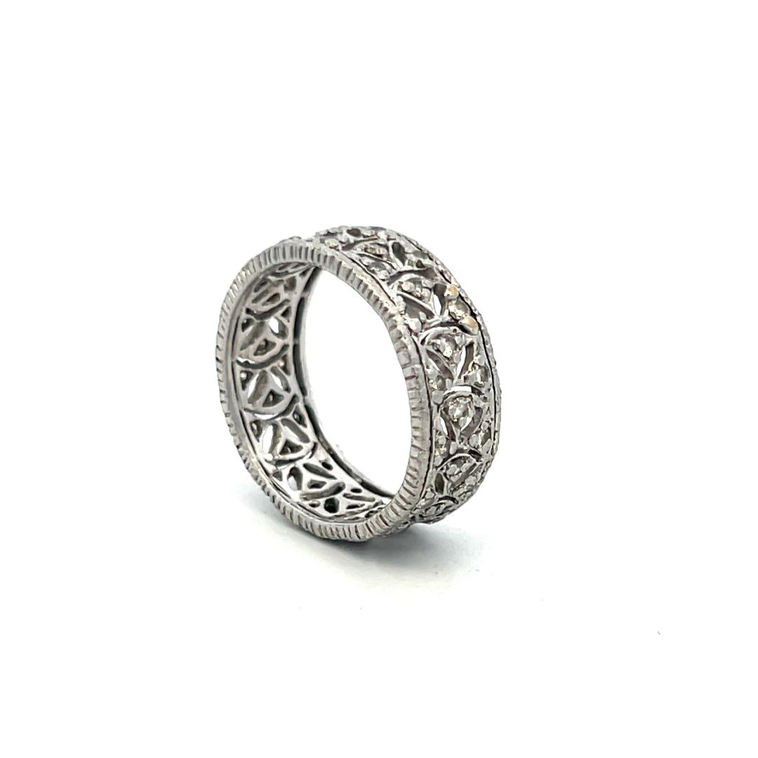 Vintage Platinum Diamond Band Ring with H SI Round Brilliant Accents Size 6