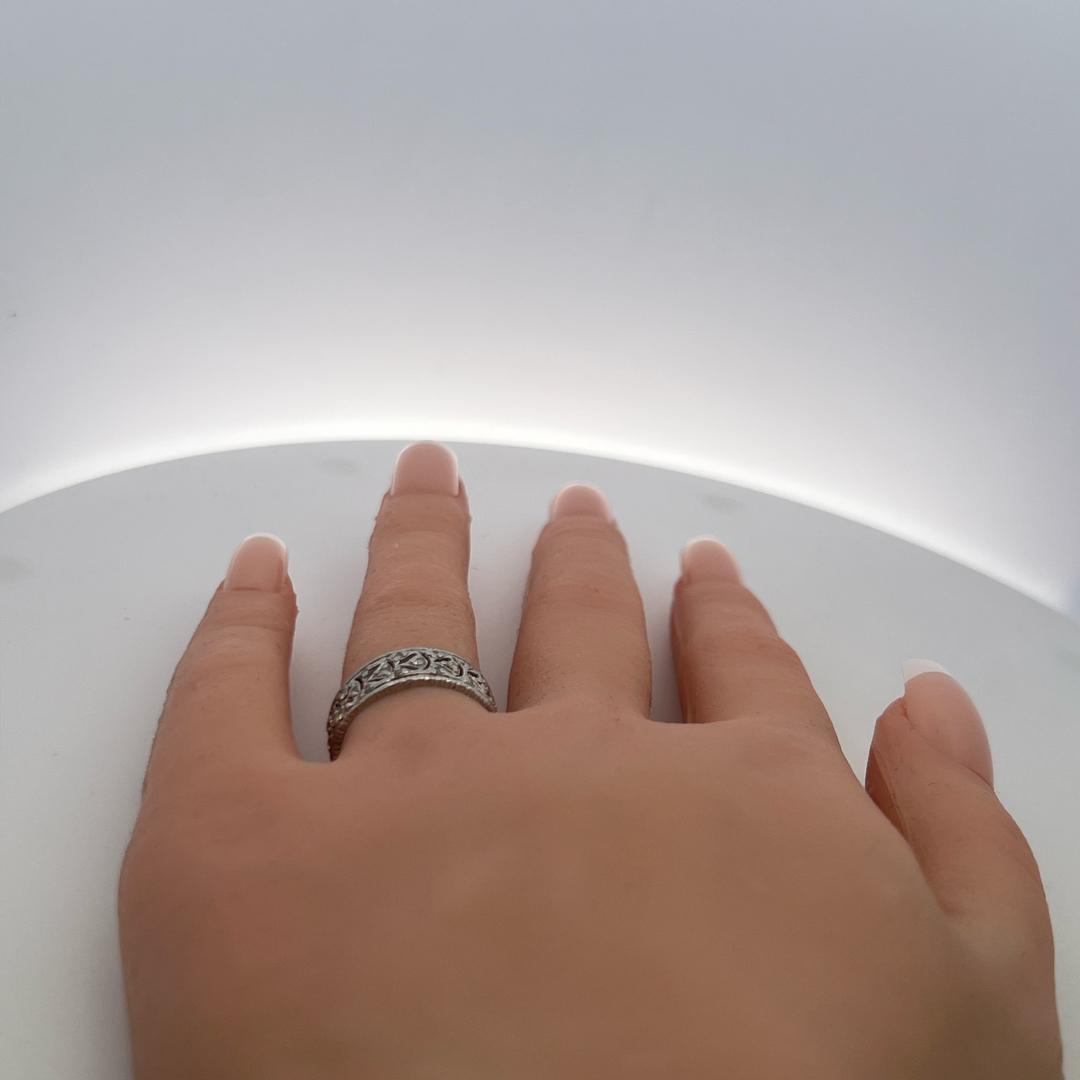 Vintage Platinum Diamond Band Ring with H SI Round Brilliant Accents Size 6