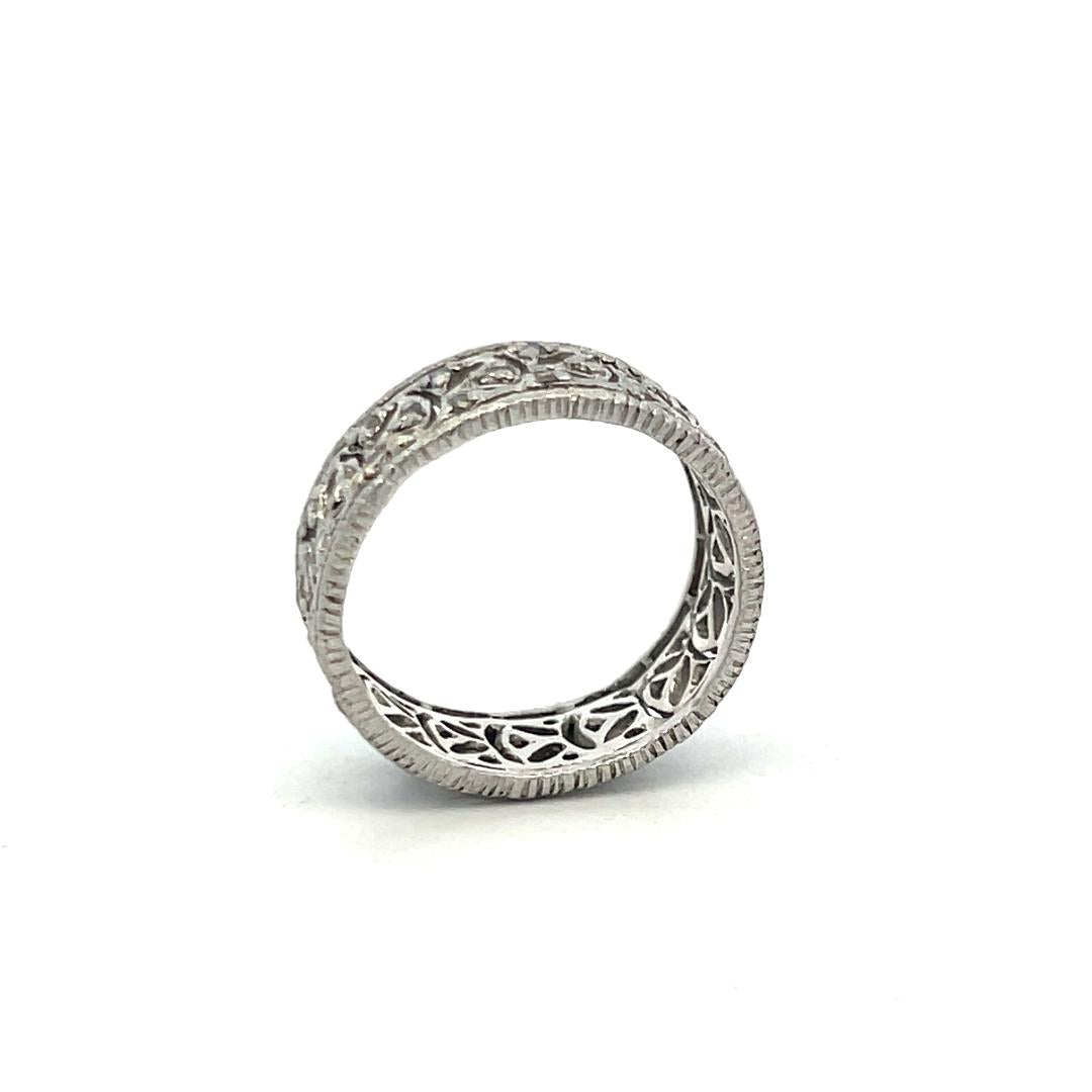 Vintage Platinum Diamond Band Ring with H SI Round Brilliant Accents Size 6