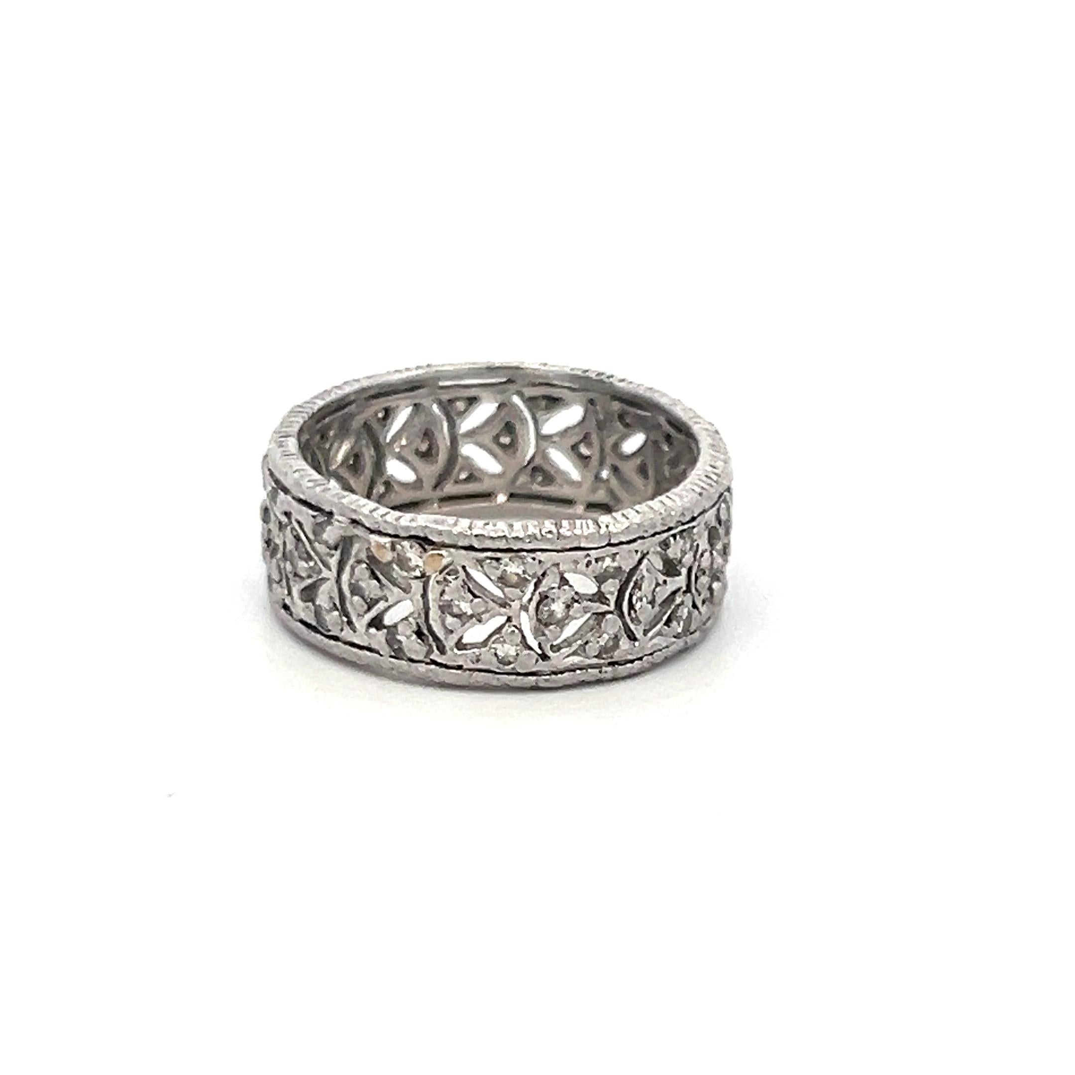 Vintage Platinum Diamond Band Ring with H SI Round Brilliant Accents Size 6