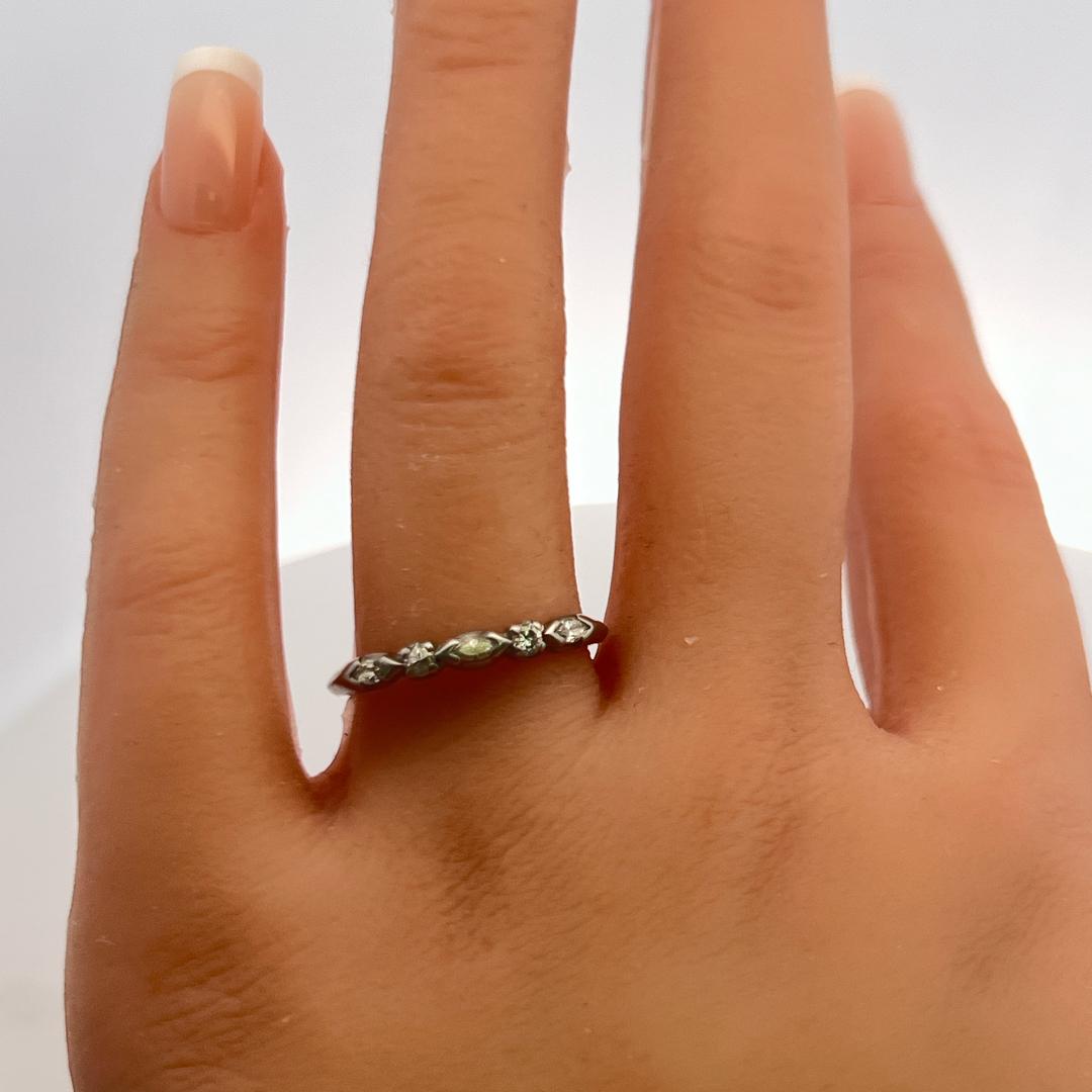 Vintage Platinum 0.20 Carat H-SI Diamond Band Ring - Size 8.75