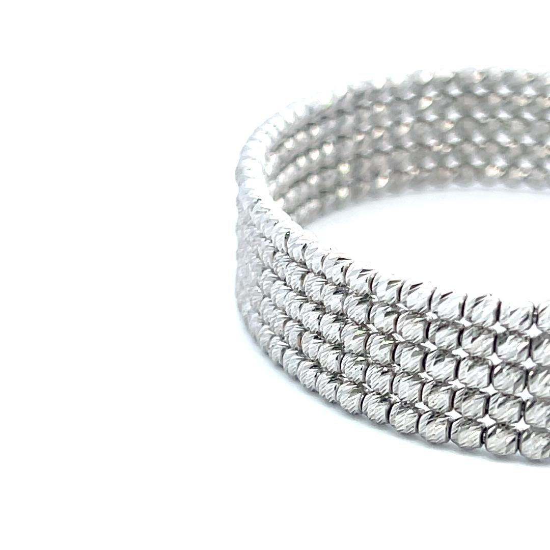 Vintage 25.00 Grams 18 Karat White Gold Bangle Bracelet