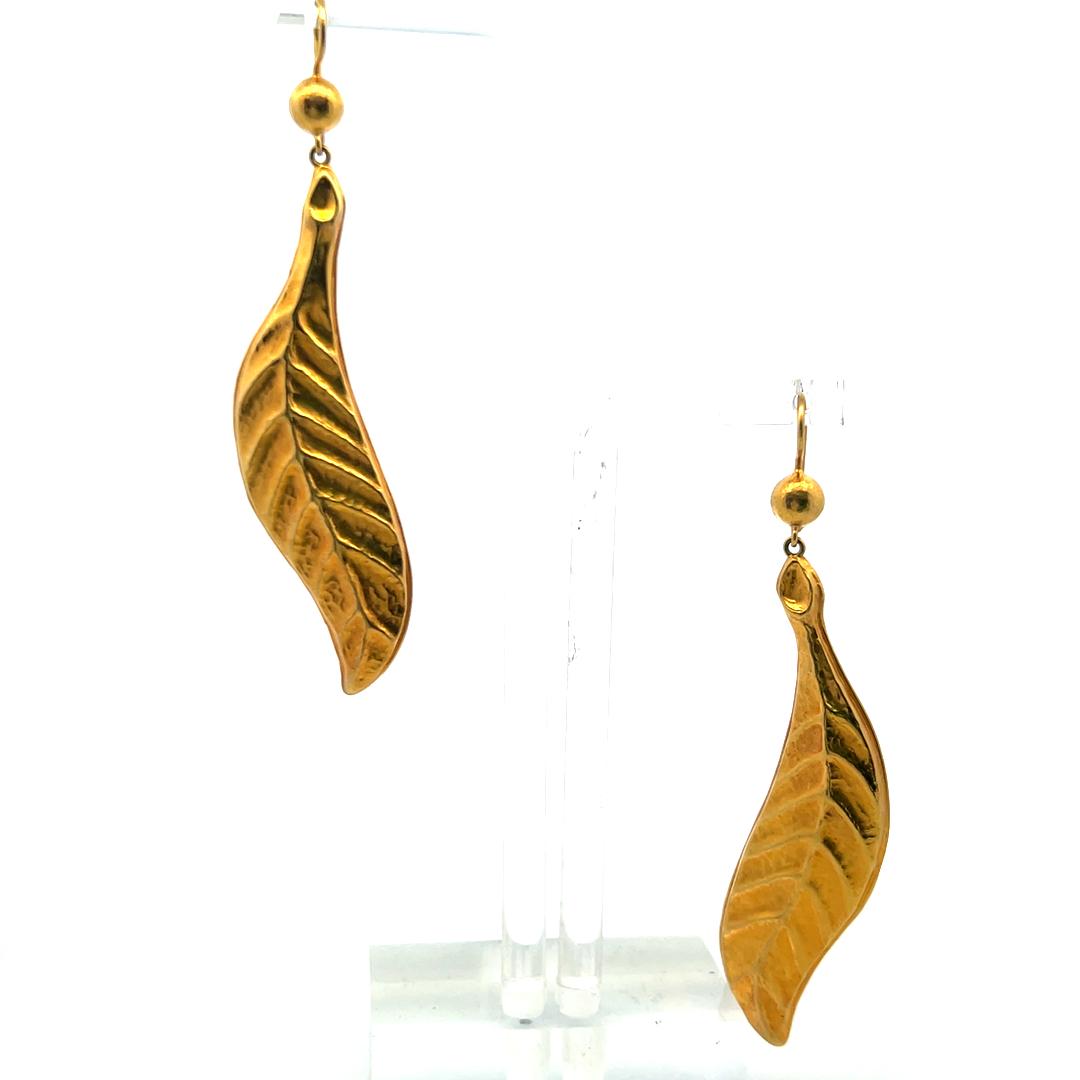 Ialaoonis Vintage 18 Karat Yellow Gold Dangling Leaf Earrings 7.89 Grams