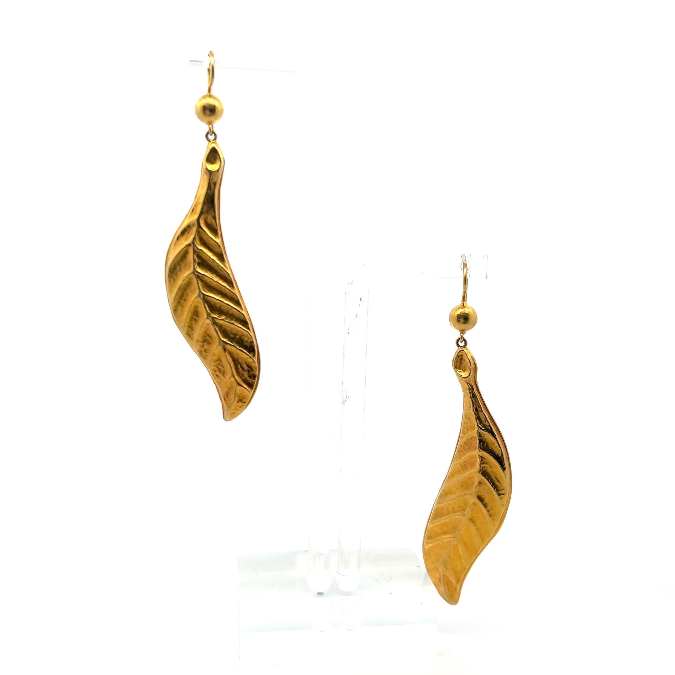 Ialaoonis Vintage 18 Karat Yellow Gold Dangling Leaf Earrings 7.89 Grams