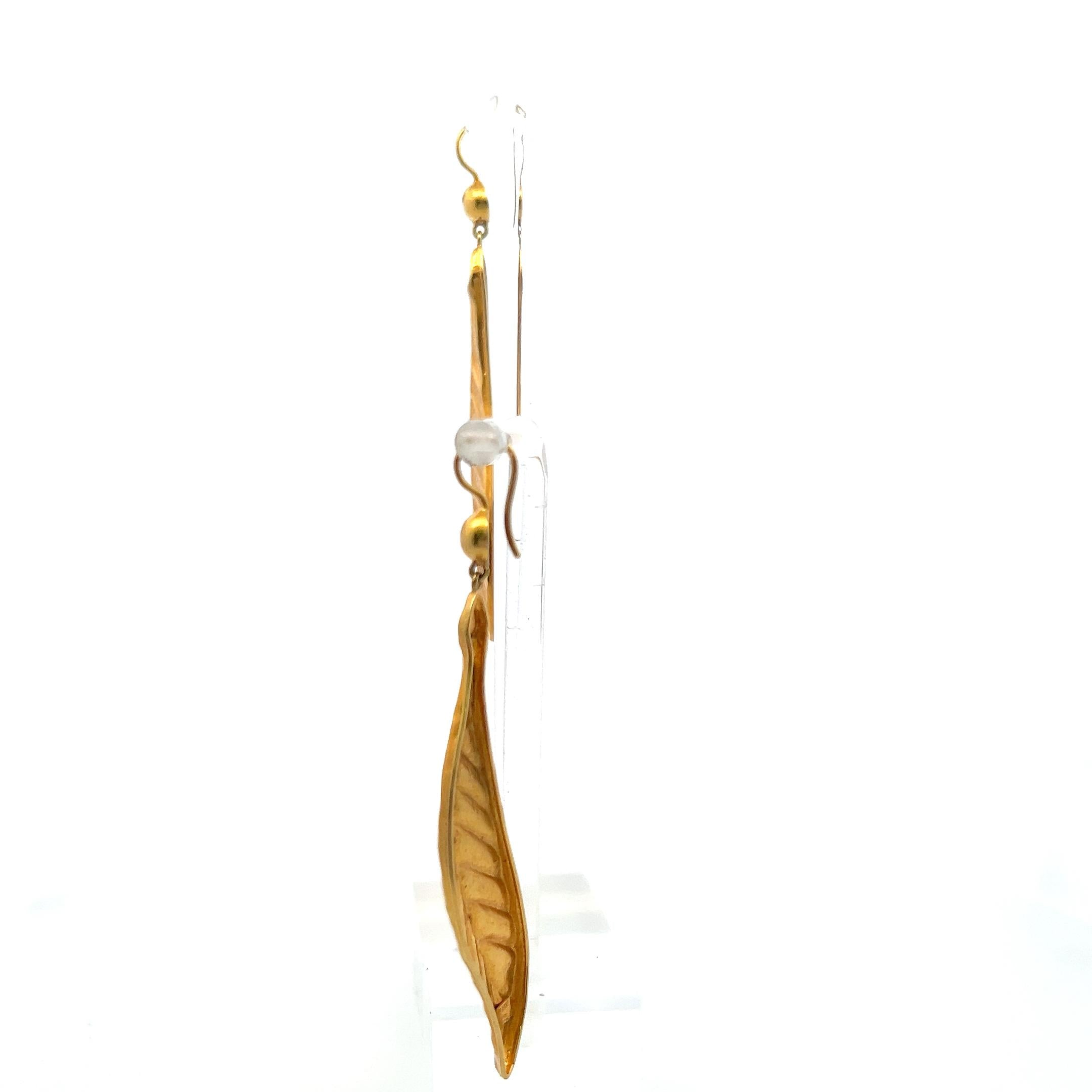 Ialaoonis Vintage 18 Karat Yellow Gold Dangling Leaf Earrings 7.89 Grams