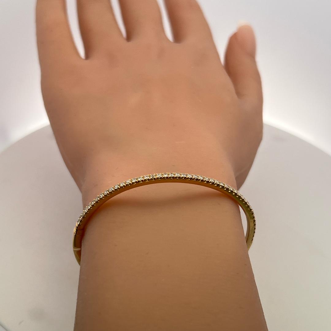 Tiffany & Co 18K Yellow Gold Bangle Bracelet With 1.35 Carat Round F VS Diamonds