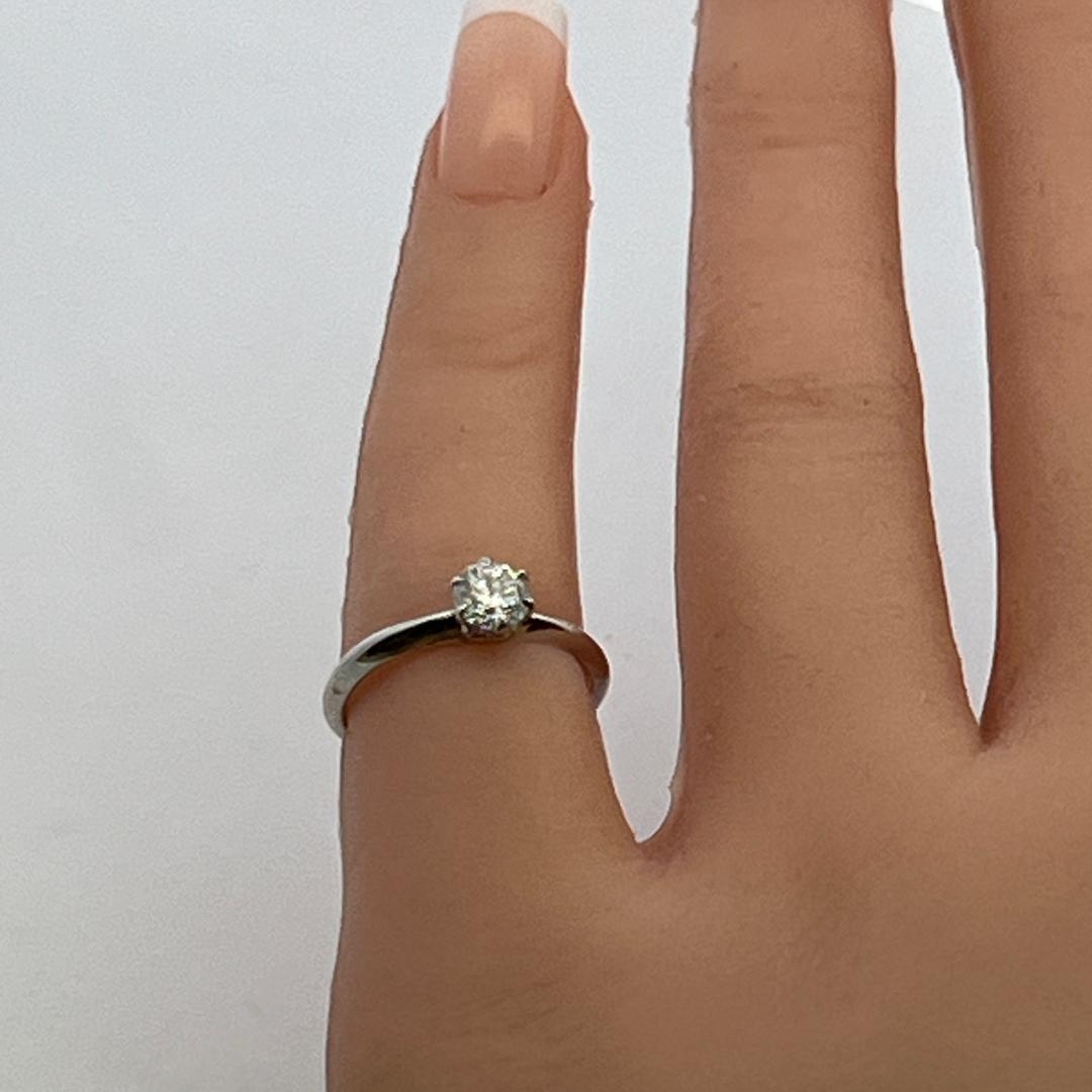 Tiffany & Co Platinum Engagement Ring with 0.43 Carat Round Diamond H VVS2 GIA
