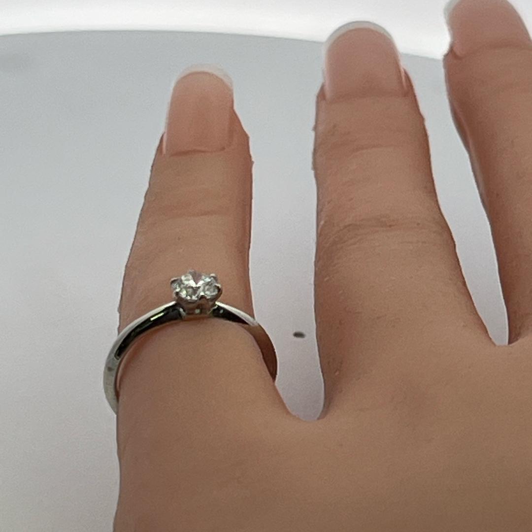 Tiffany & Co Platinum Engagement Ring with 0.43 Carat Round Diamond H VVS2 GIA
