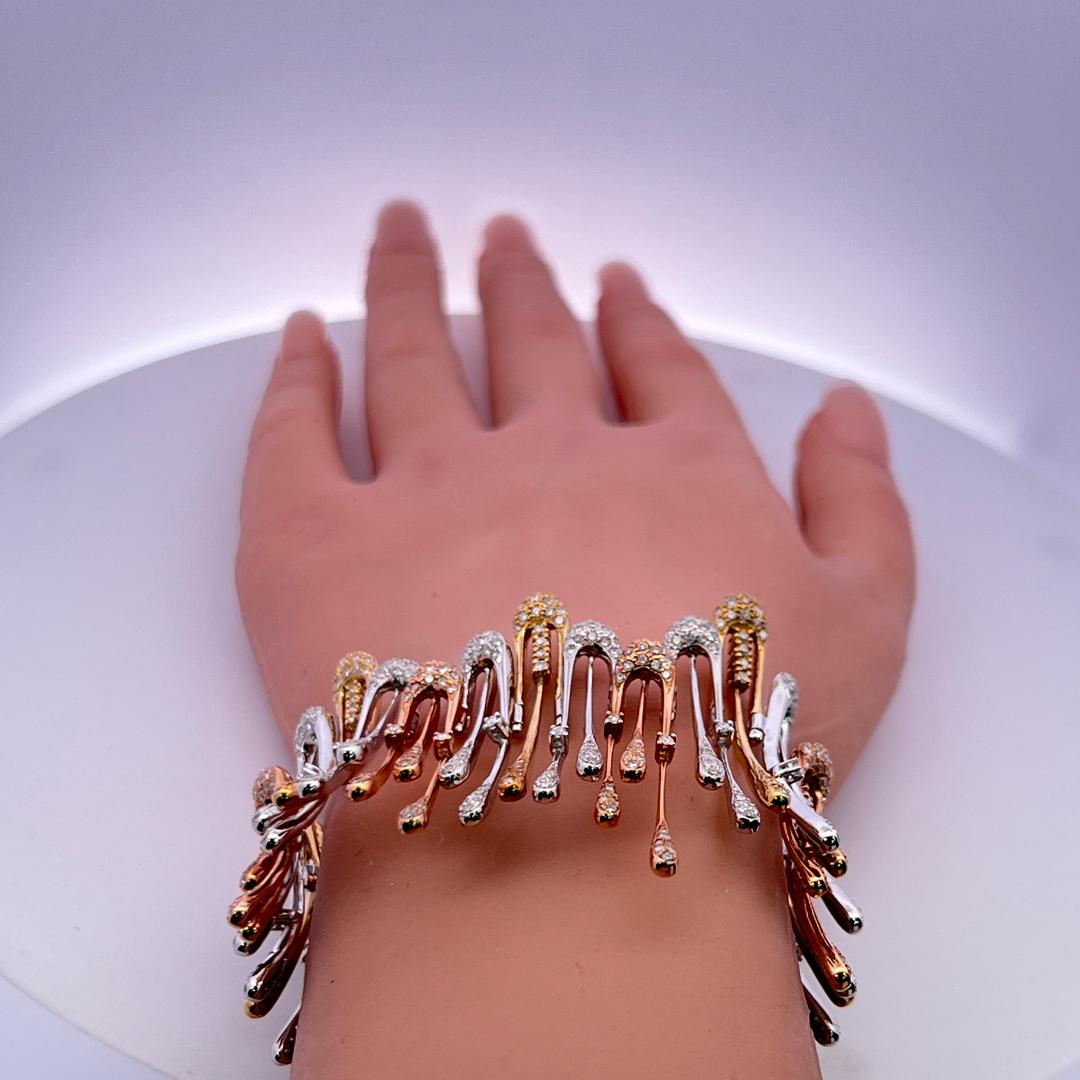 18K Tri Color Gold Link Bracelet with 9.45 Carat Round G VS Diamonds