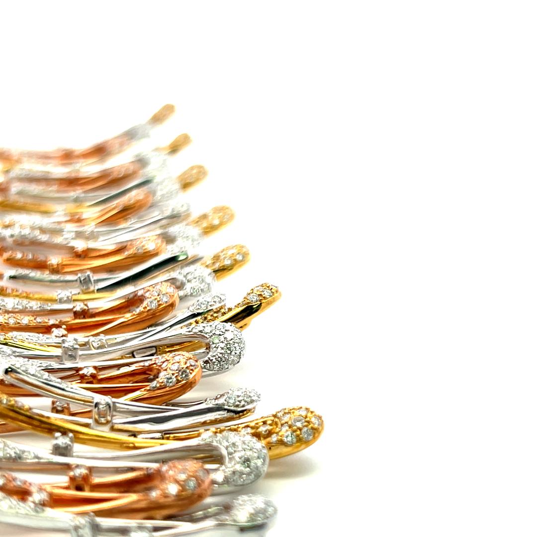 18K Tri Color Gold Link Bracelet with 9.45 Carat Round G VS Diamonds
