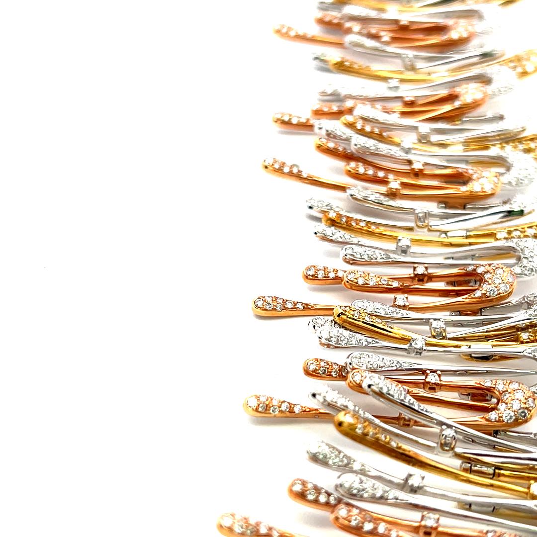 18K Tri Color Gold Link Bracelet with 9.45 Carat Round G VS Diamonds