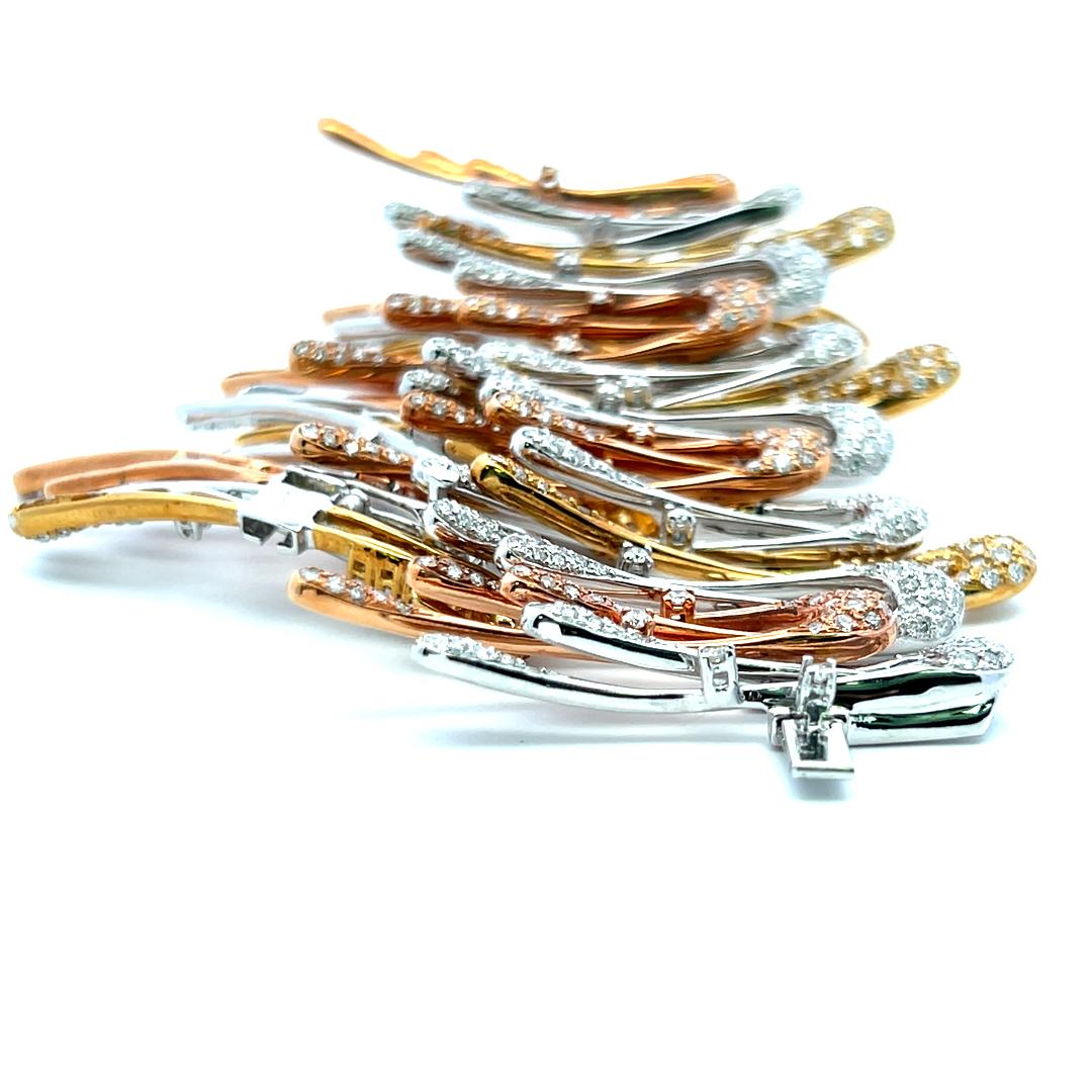 18K Tri Color Gold Link Bracelet with 9.45 Carat Round G VS Diamonds