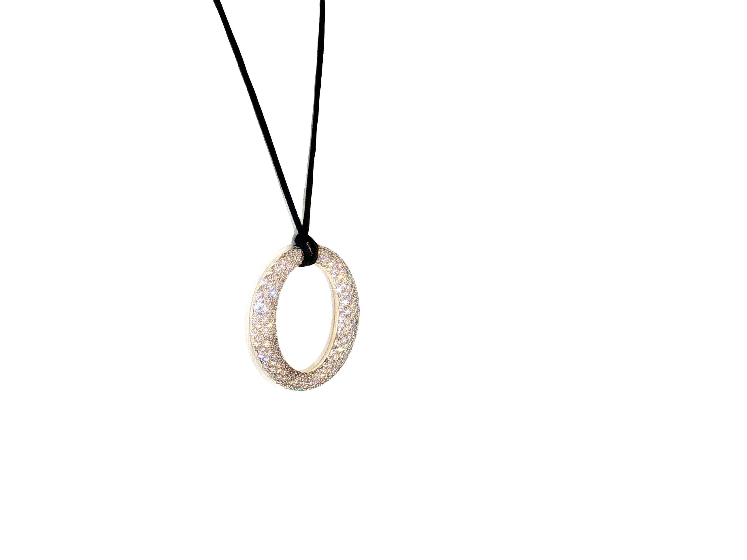 Tiffany & Co 18K White Gold Pendant Necklace with 2.6 Carats Round F VS Diamonds