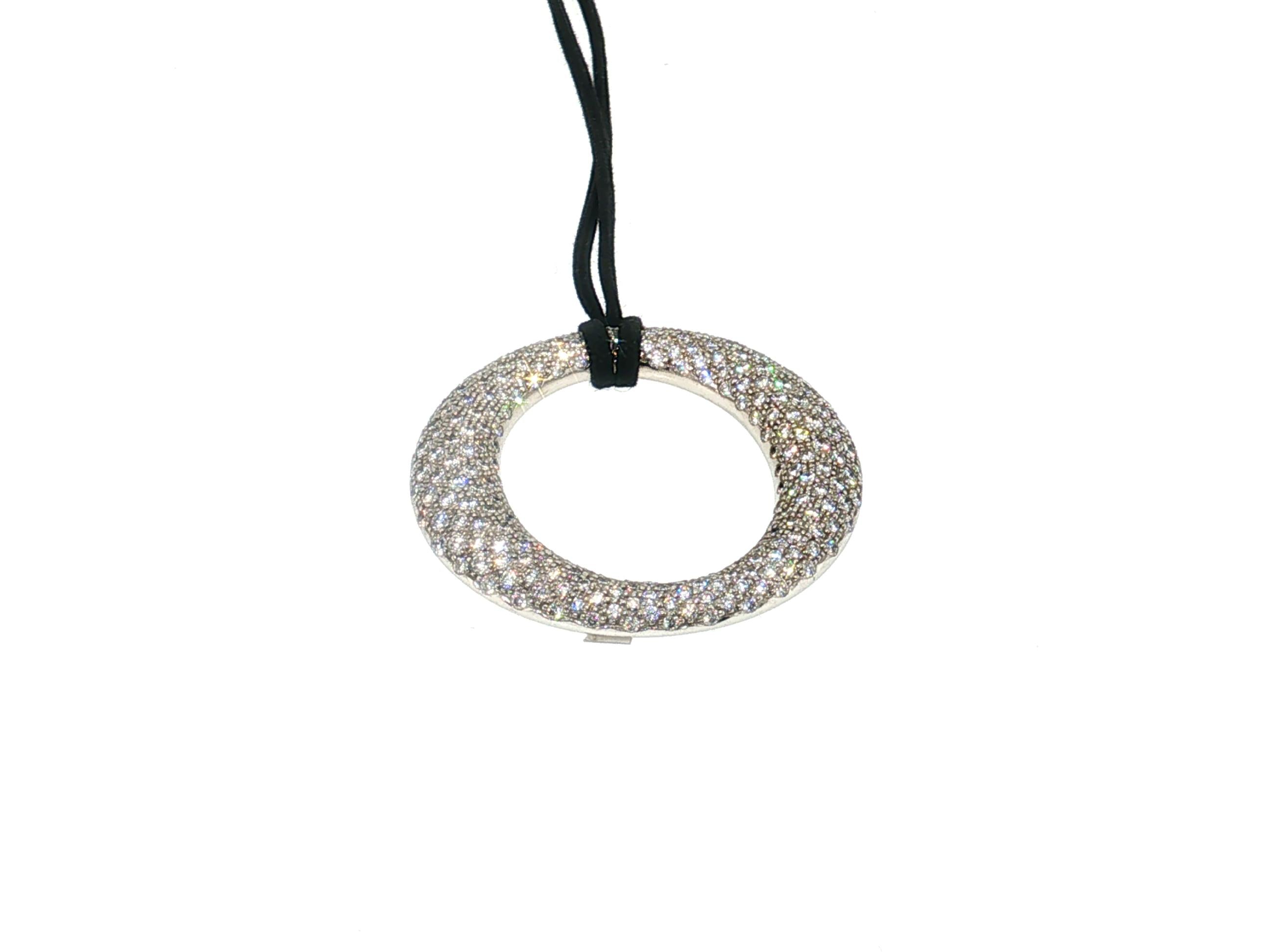 Tiffany & Co 18K White Gold Pendant Necklace with 2.6 Carats Round F VS Diamonds