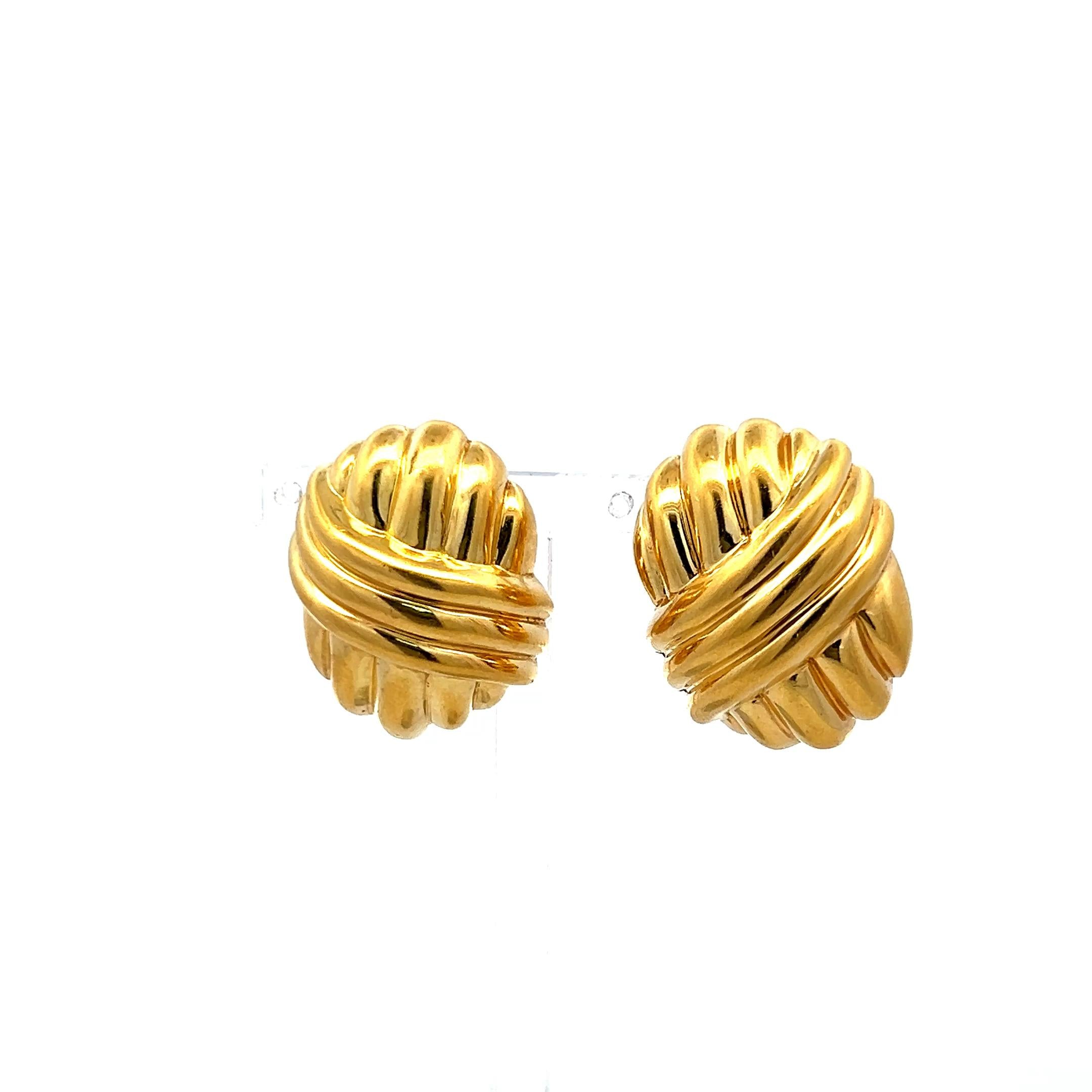 Van Cleef & Arpels 18 Karat Yellow Gold Clip On Earrings