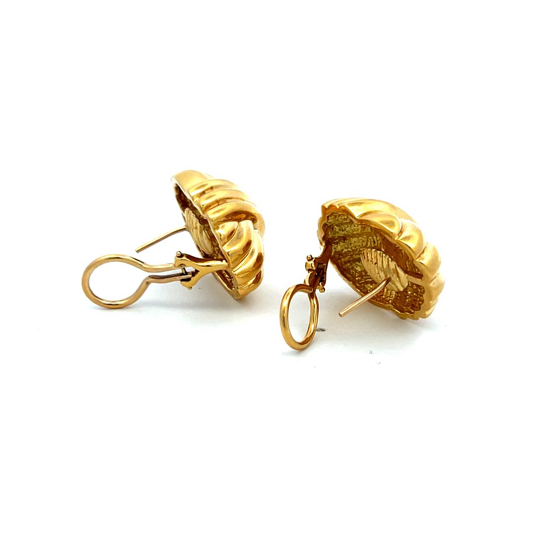 Van Cleef & Arpels 18 Karat Yellow Gold Clip On Earrings