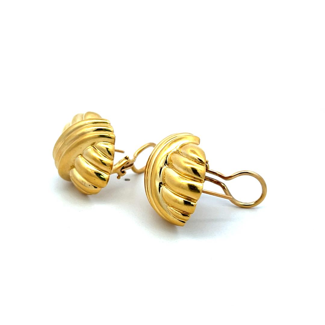 Van Cleef & Arpels 18 Karat Yellow Gold Clip On Earrings
