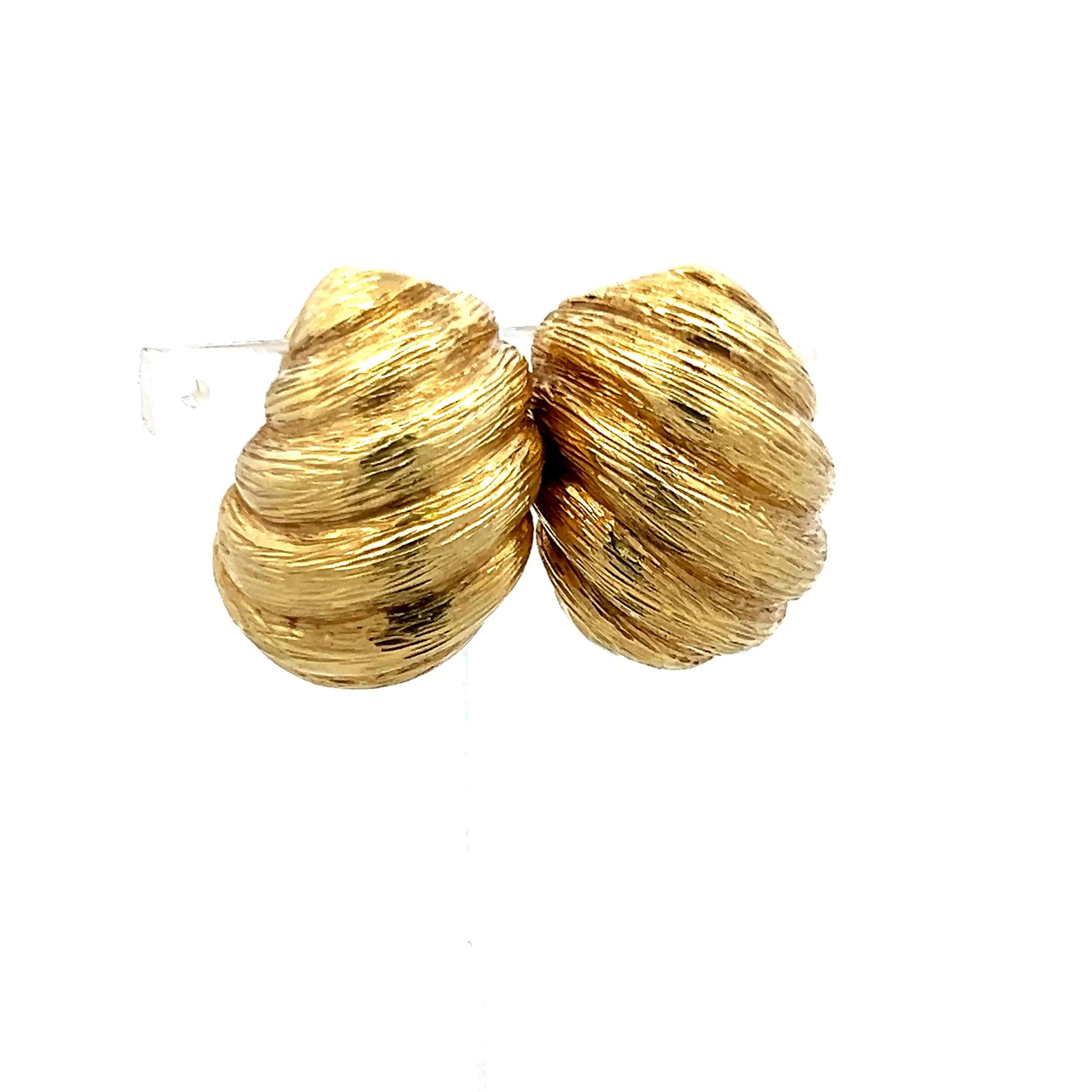 Van Cleef & Arpels Shrimp 18 Karat Yellow Gold Clip On Earrings