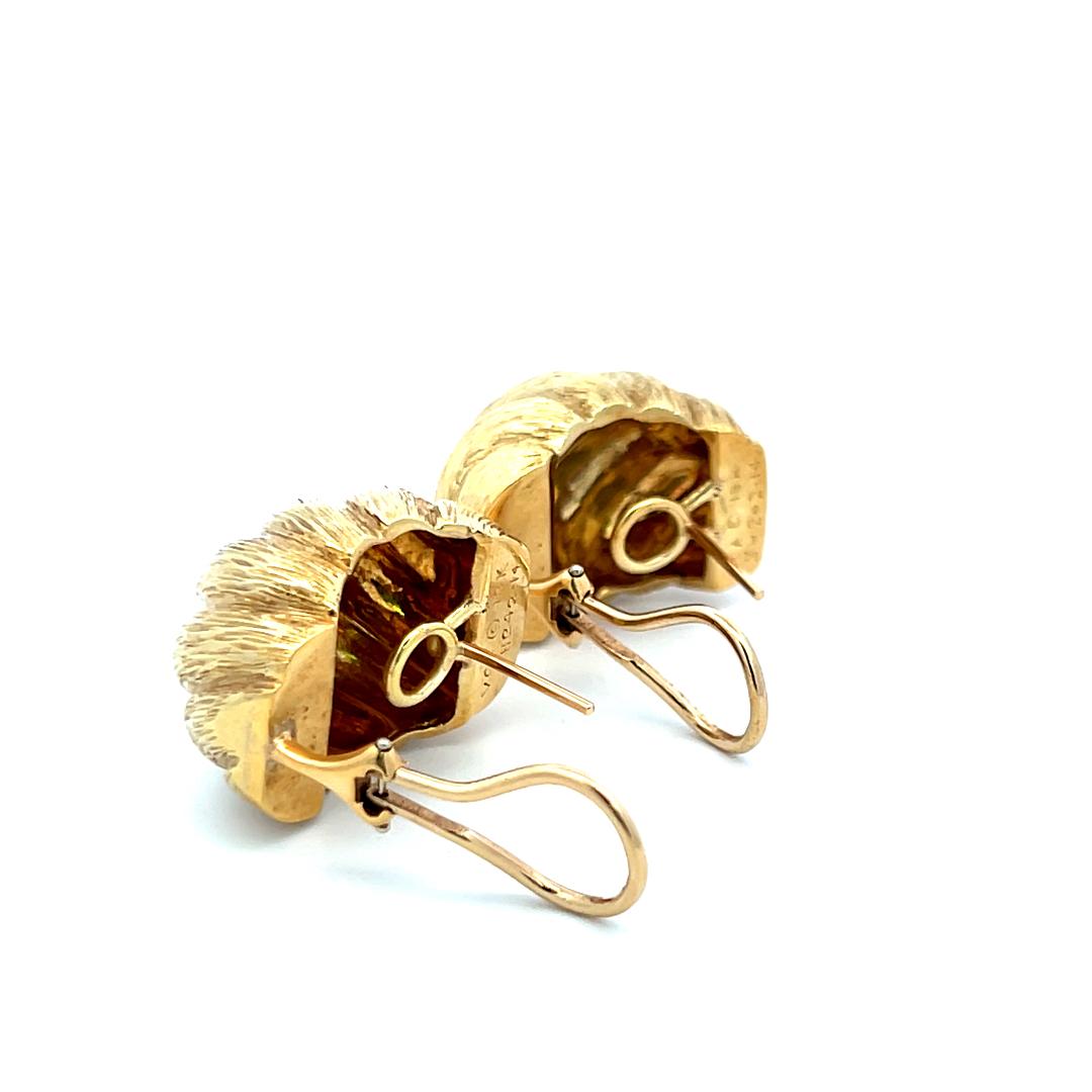 Van Cleef & Arpels Shrimp 18 Karat Yellow Gold Clip On Earrings