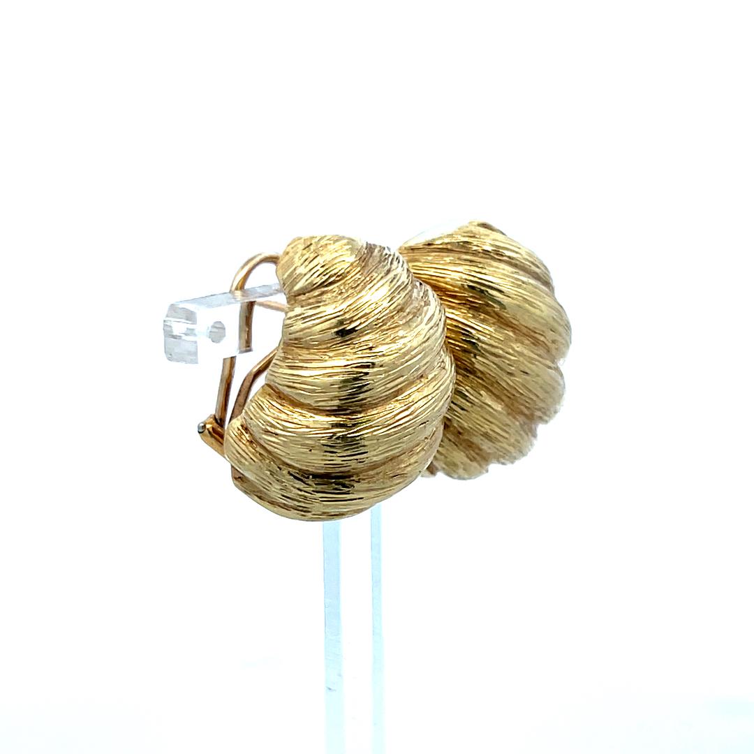 Van Cleef & Arpels Shrimp 18 Karat Yellow Gold Clip On Earrings