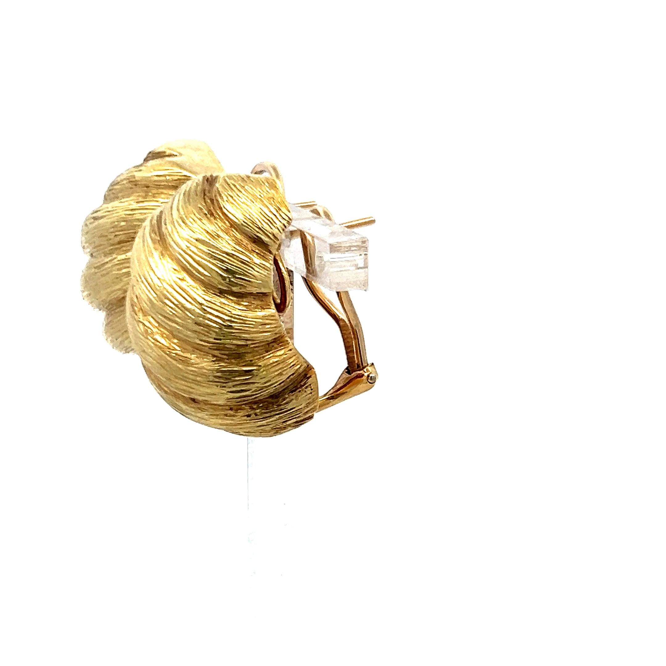 Van Cleef & Arpels Shrimp 18 Karat Yellow Gold Clip On Earrings
