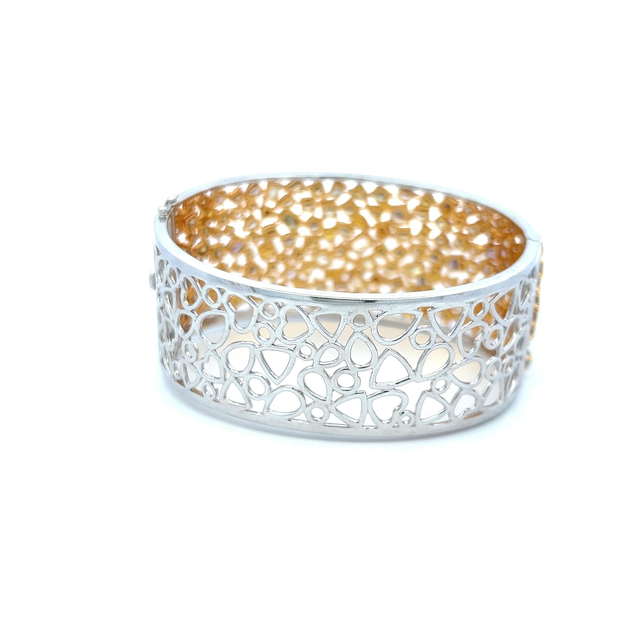 Vintage 18K Two Tone Gold Bangle Bracelet with 22.46 Carat Round Diamonds