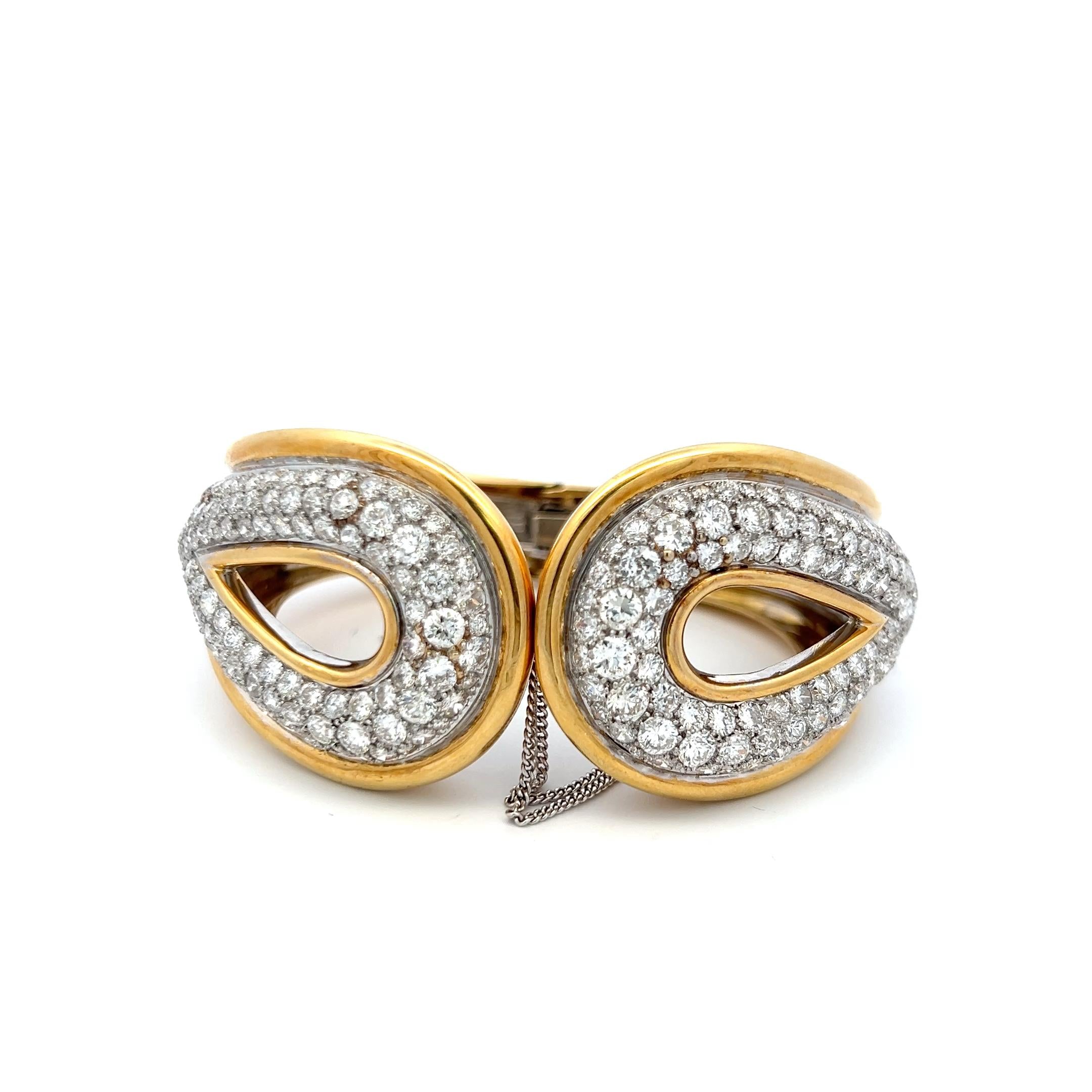 Vintage 18K Two Tone Gold Bangle Bracelet with 20.7 Carat Round G-VS Diamonds