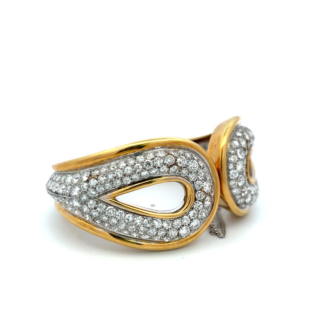 Vintage 18K Two Tone Gold Bangle Bracelet with 20.7 Carat Round G-VS Diamonds