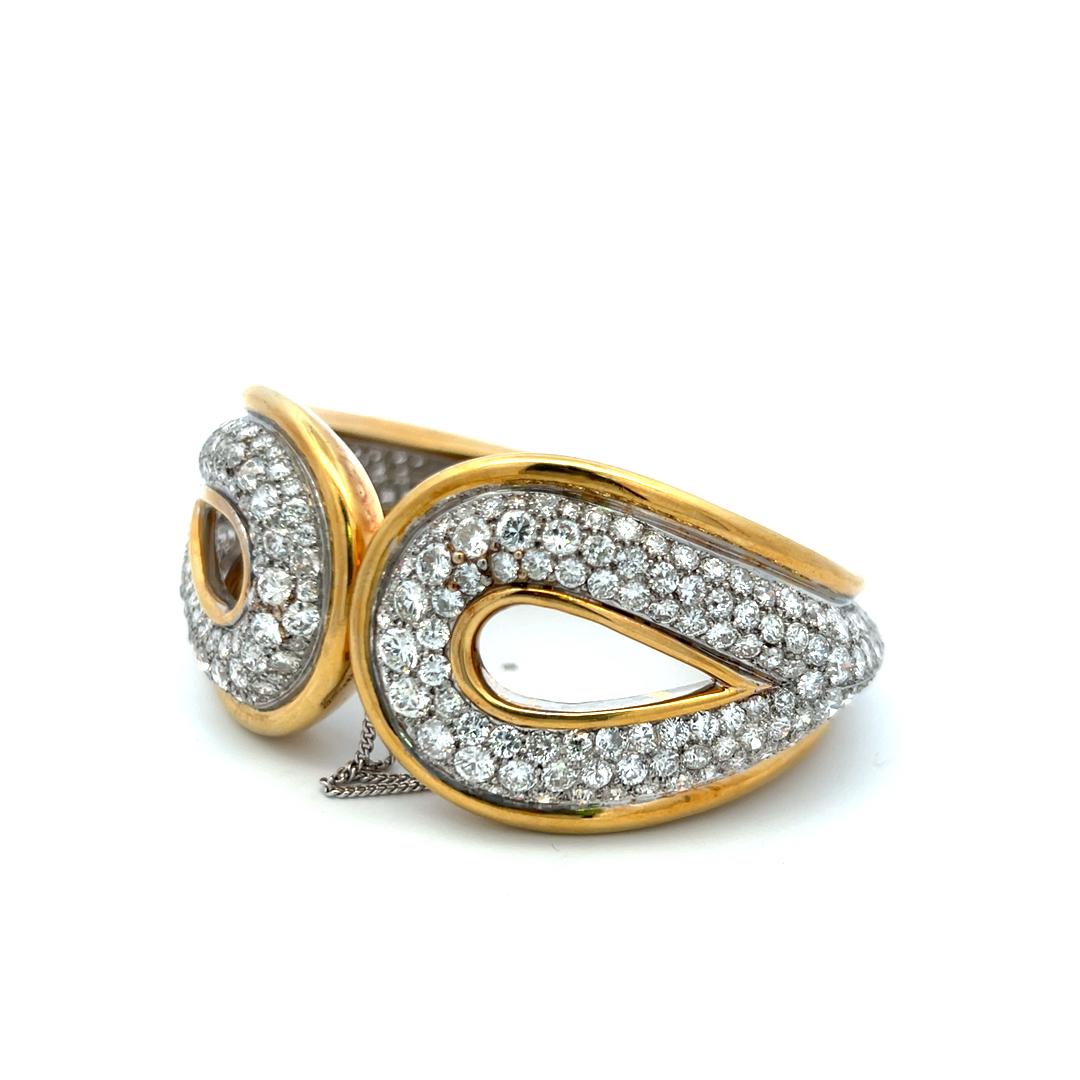 Vintage 18K Two Tone Gold Bangle Bracelet with 20.7 Carat Round G-VS Diamonds
