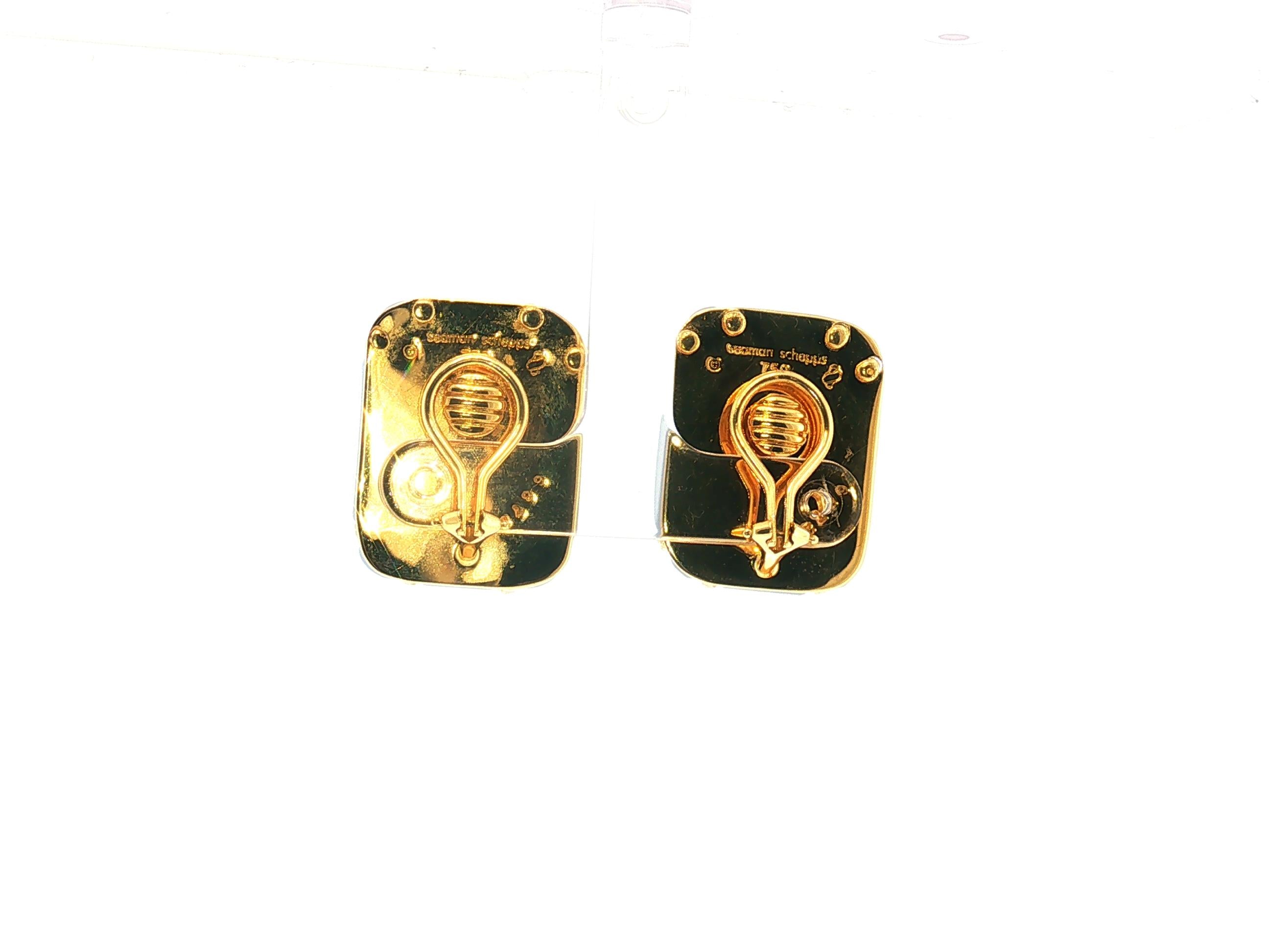 Seaman Schepps 18K Yellow Gold Clip On Earrings with 21.0x27.0mm Blue Chalcedony