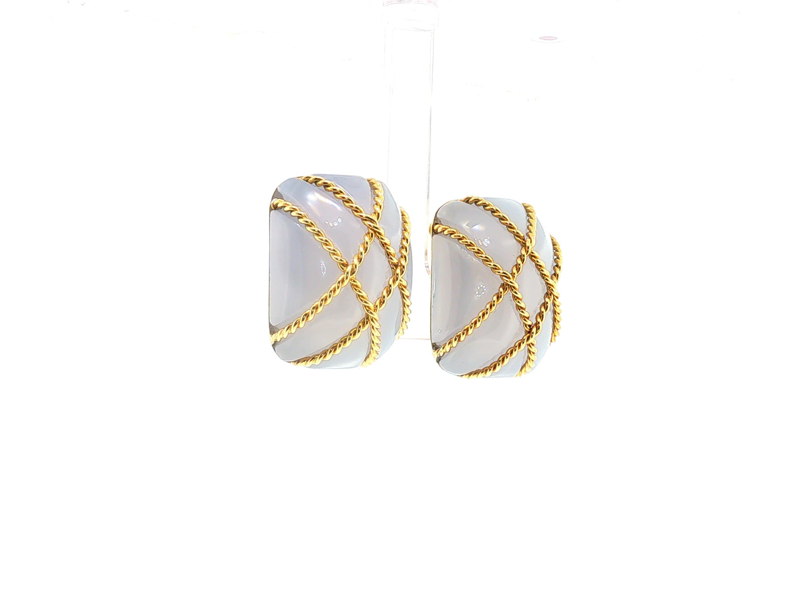 Seaman Schepps 18K Yellow Gold Clip On Earrings with 21.0x27.0mm Blue Chalcedony