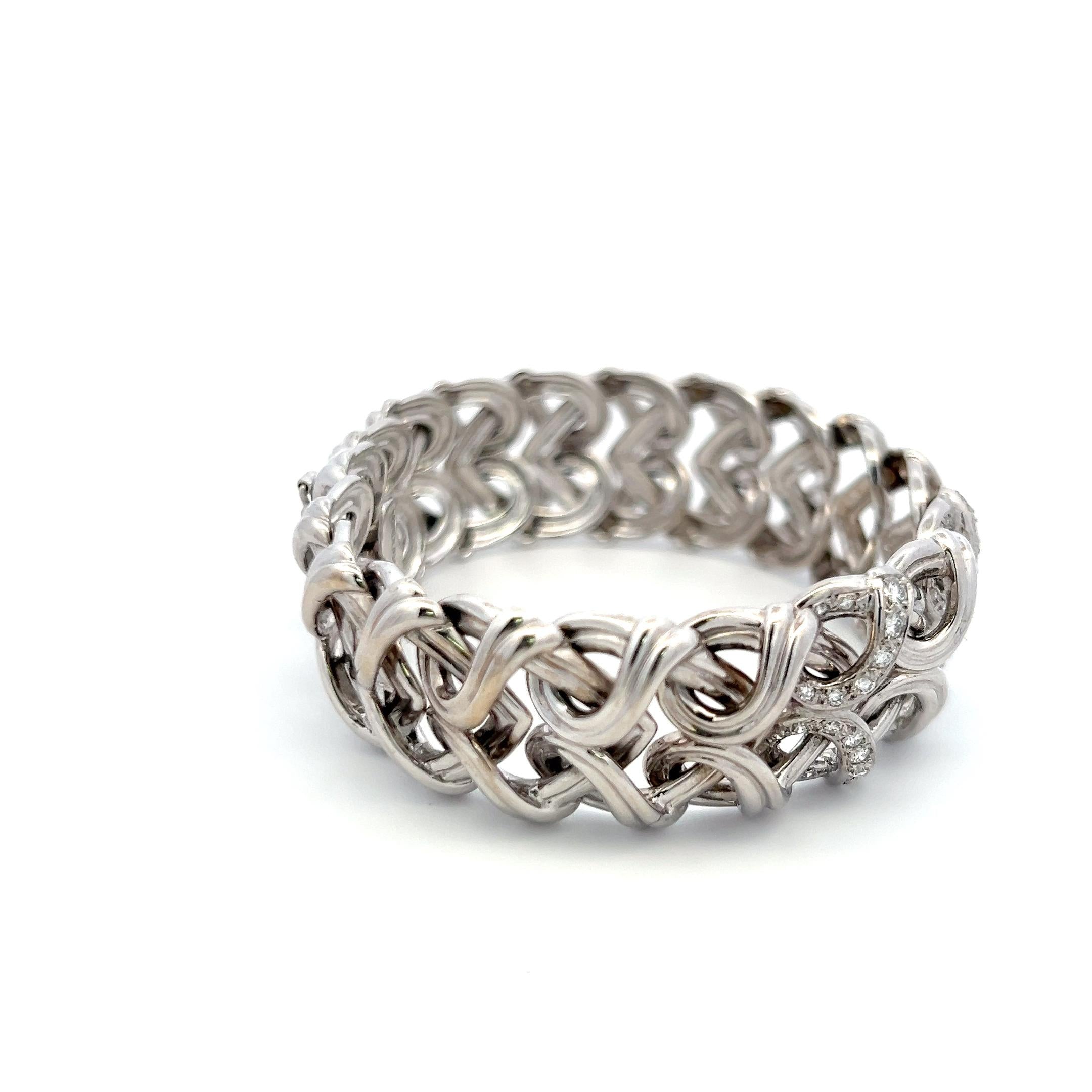 Verdura 18K White Gold Link Bracelet with 1.1 Carat Round F-VS Diamonds