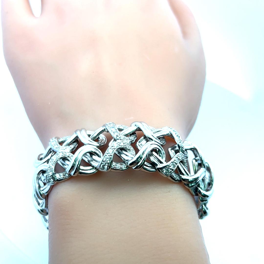 Verdura 18K White Gold Link Bracelet with 1.1 Carat Round F-VS Diamonds