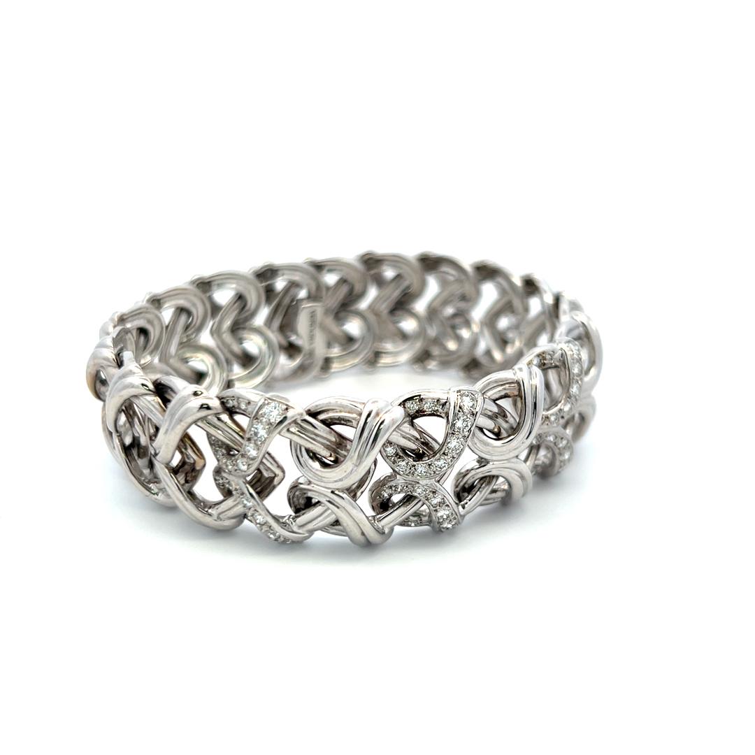 Verdura 18K White Gold Link Bracelet with 1.1 Carat Round F-VS Diamonds