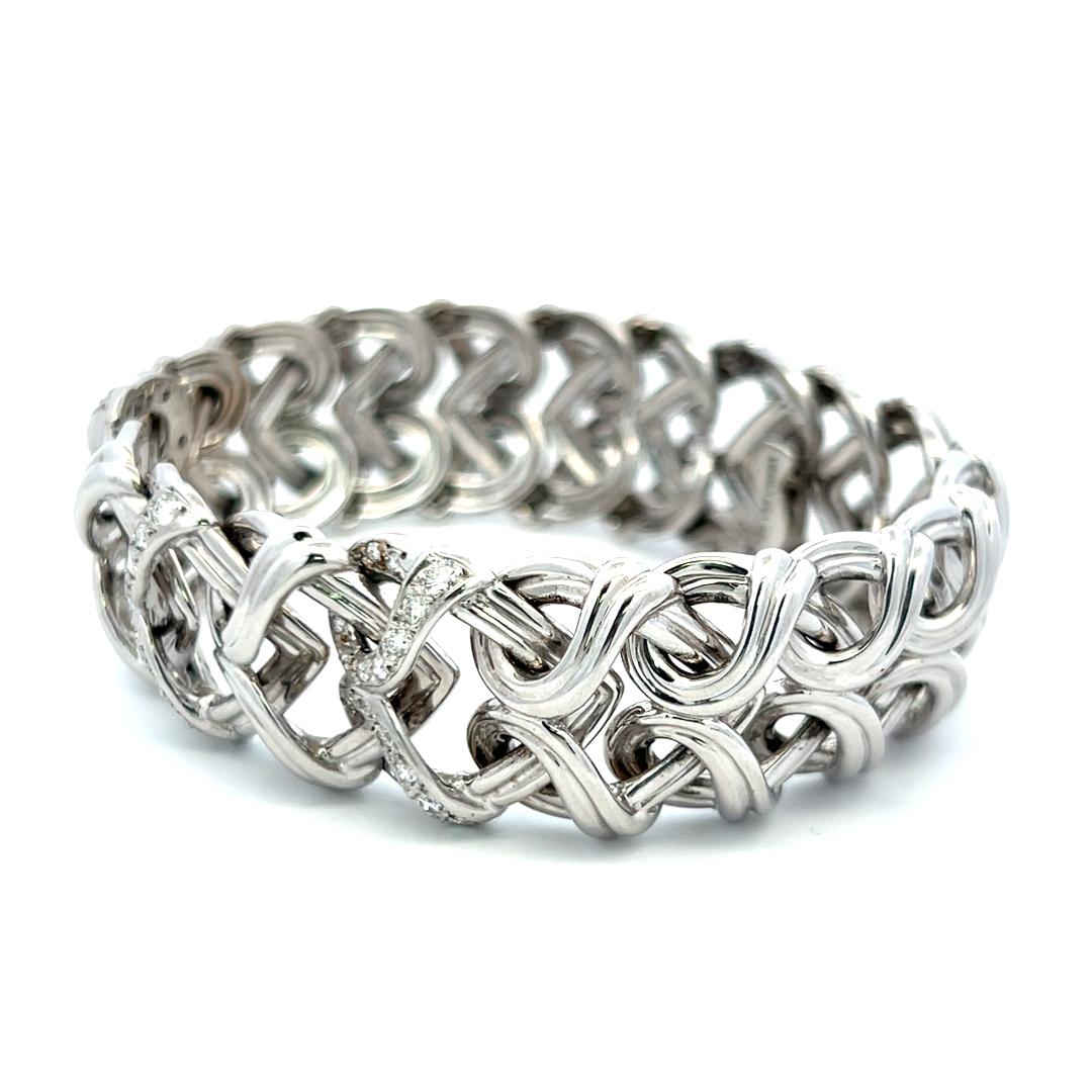 Verdura 18K White Gold Link Bracelet with 1.1 Carat Round F-VS Diamonds