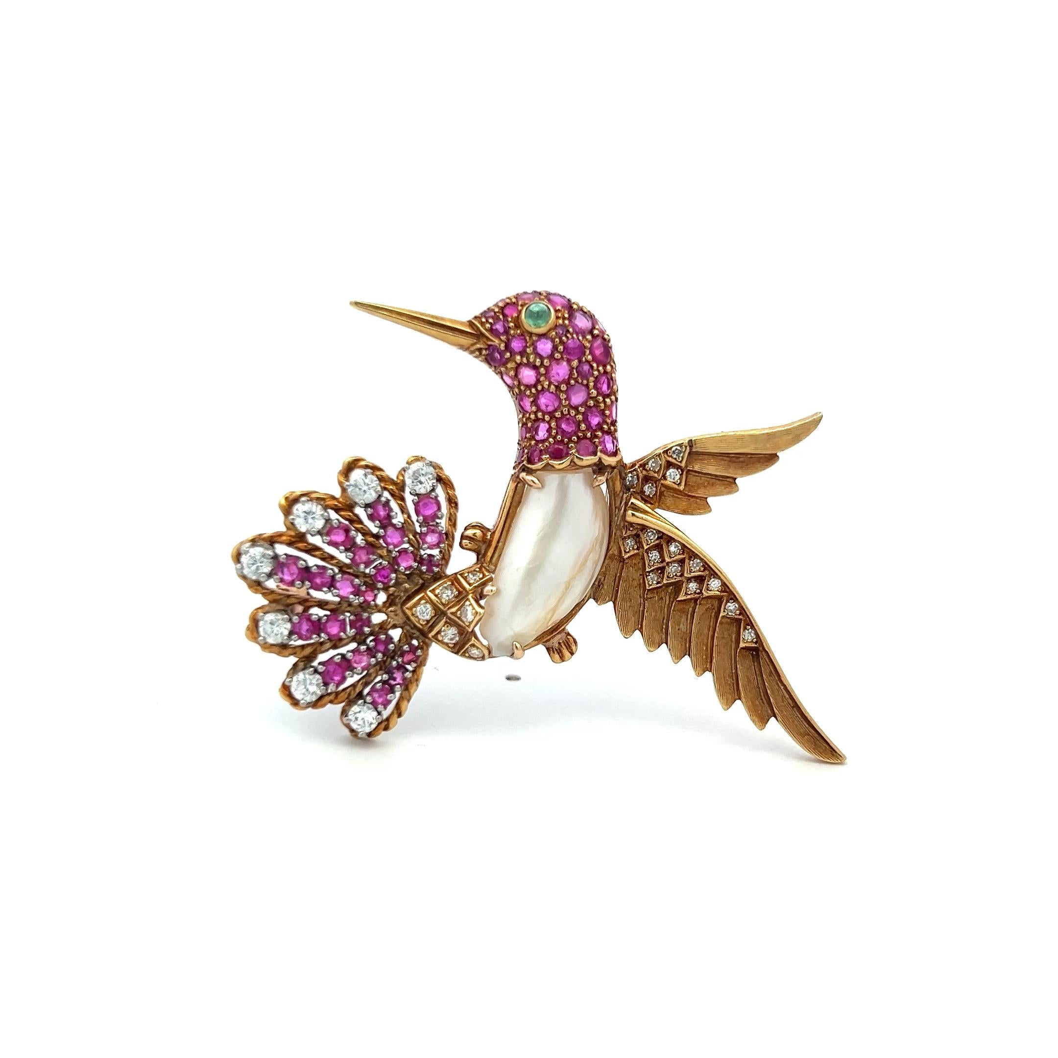 Vibrant Hummingbird Pin Brooch in 18K Gold with 0.73 Carat Diamond 1.6 ct Ruby